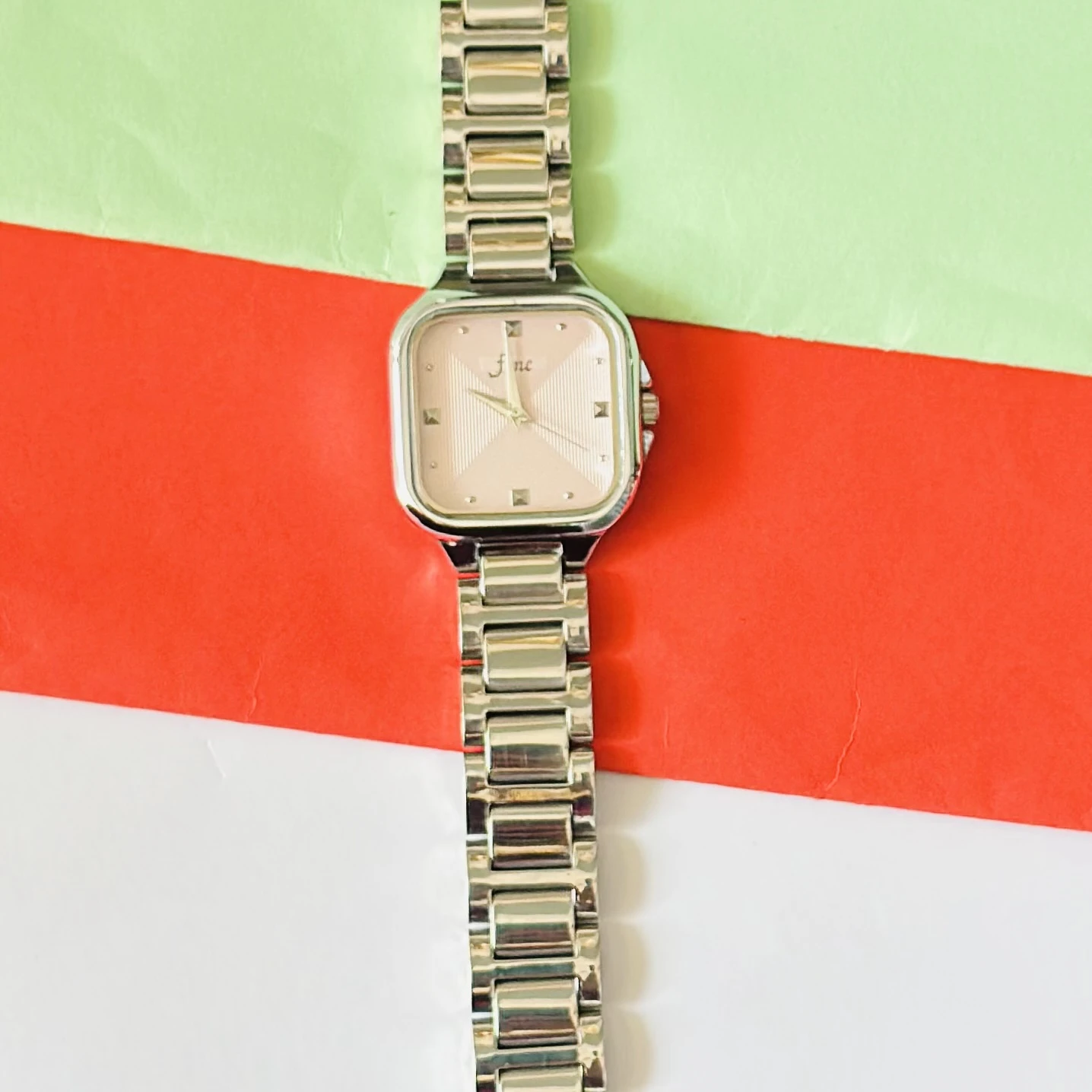 Manifester Quartz Analog Pink Dial Metal Strap Watch For Girls