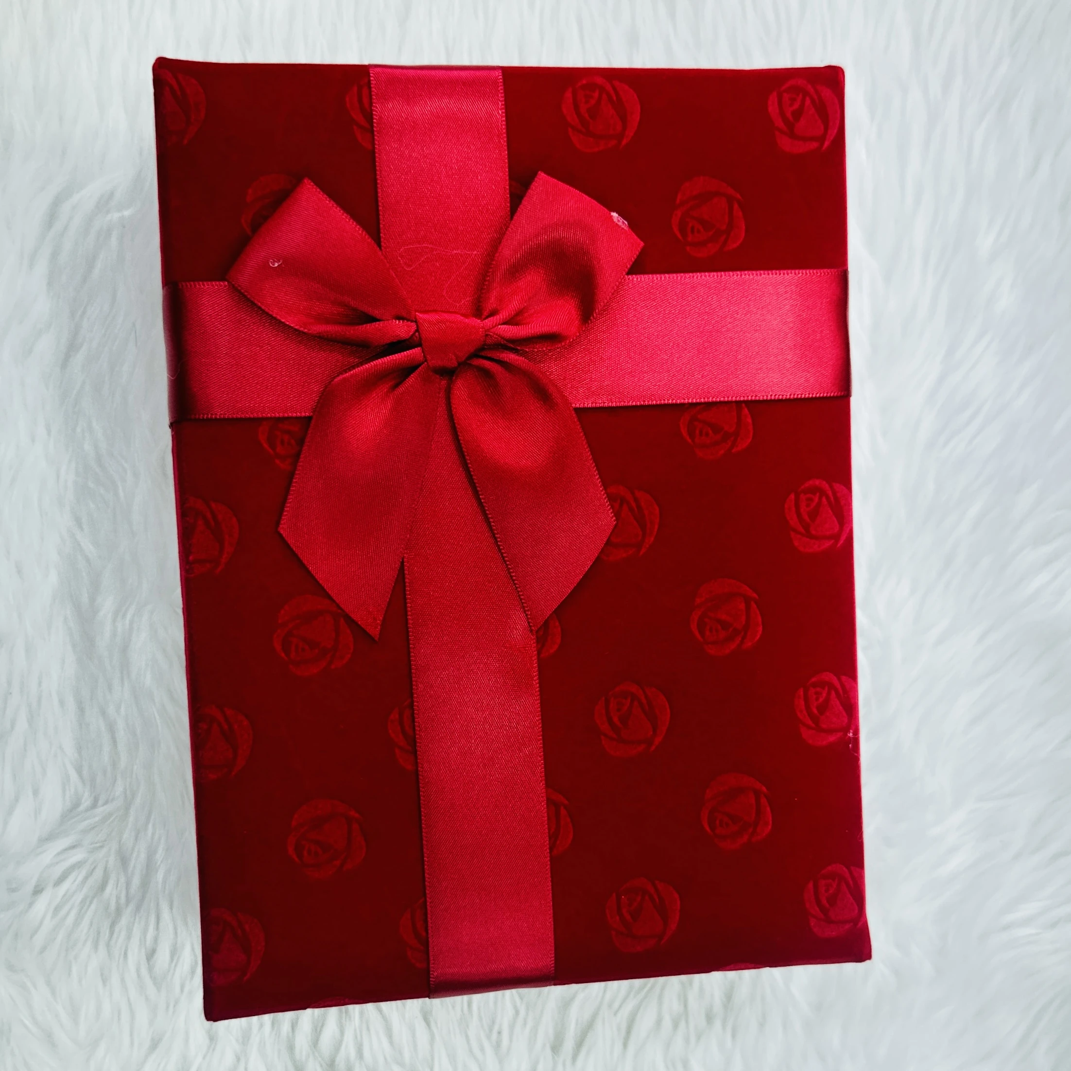 Red Gift Box (Size 11/8)