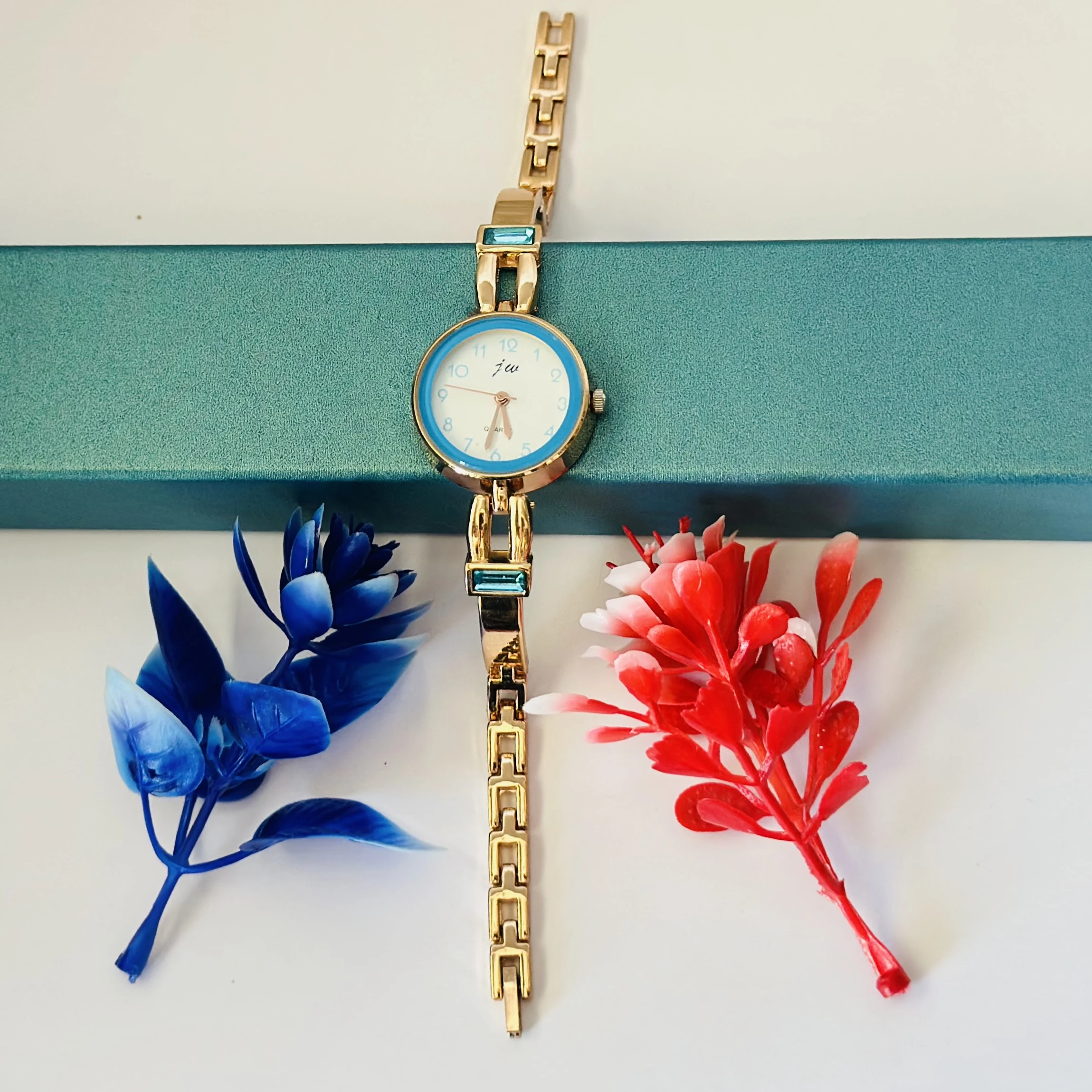 Women’s rose gold-tone quartz watch