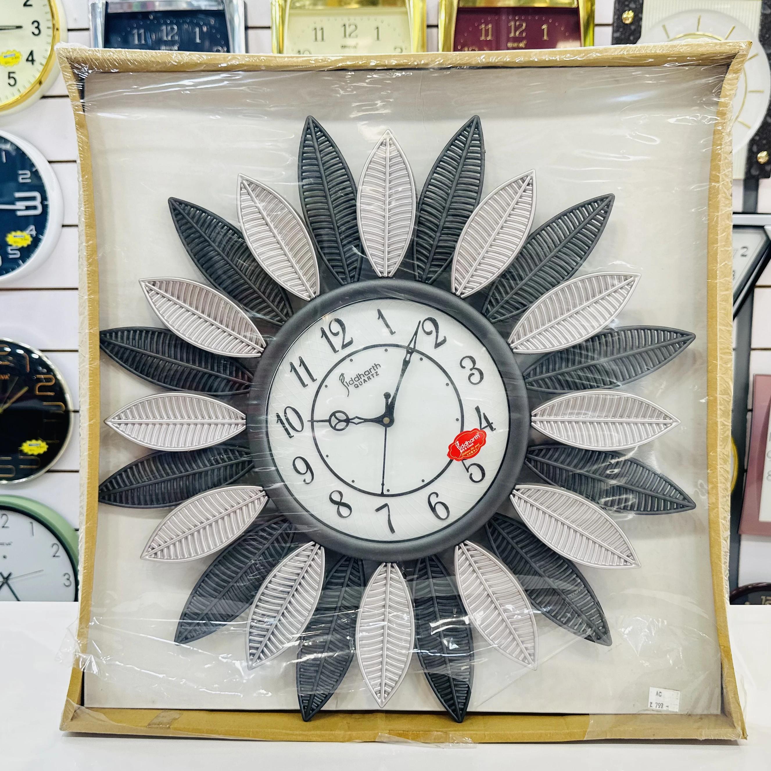 Siddharth Quartz floral acrylic wall clock. (SKU-FYOT3P)