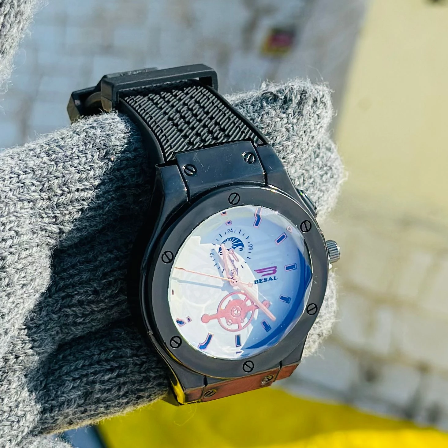 Black analog watch Man’s