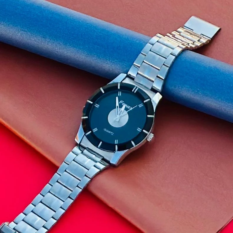 Silver analog watch For man’s