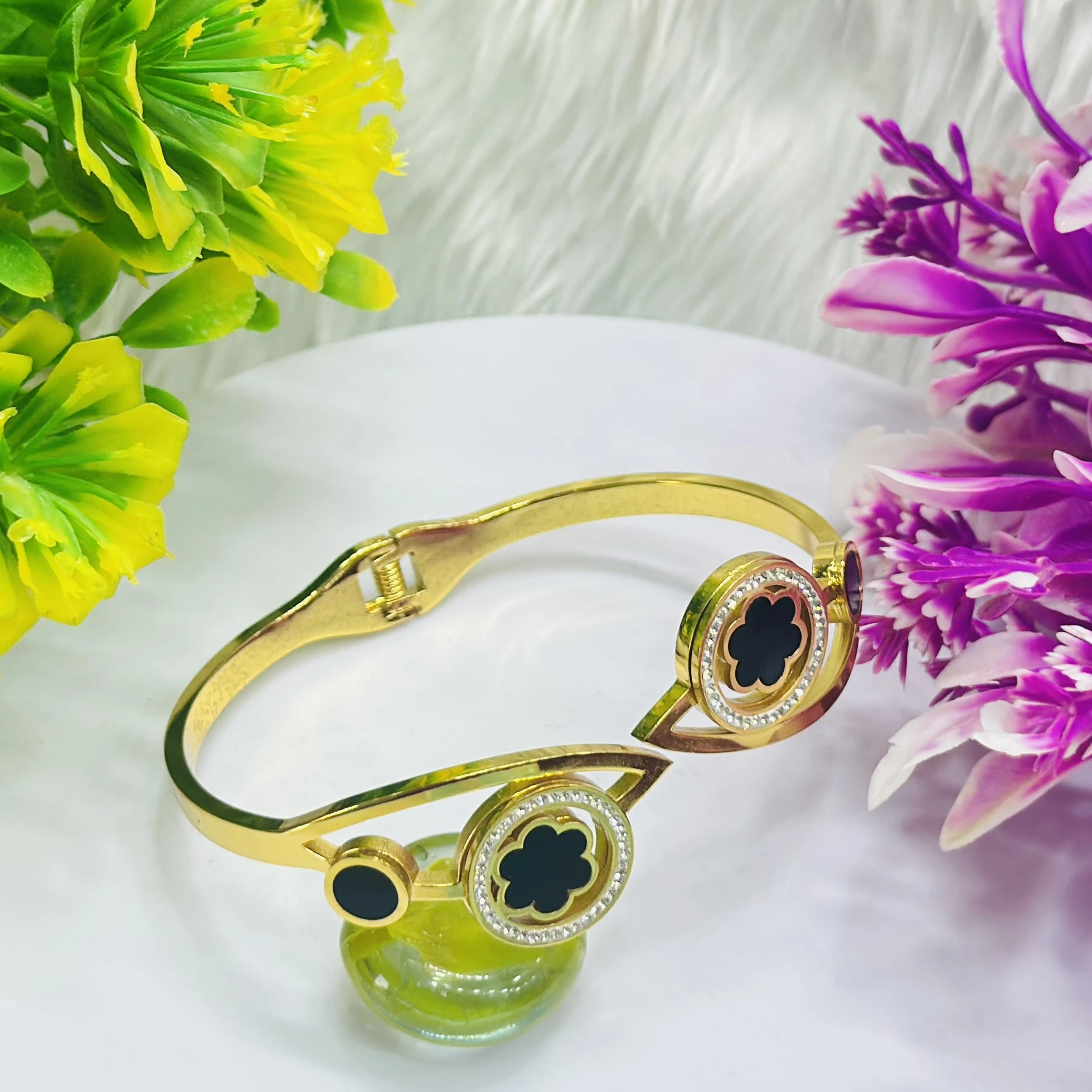 Gold plated Breslet