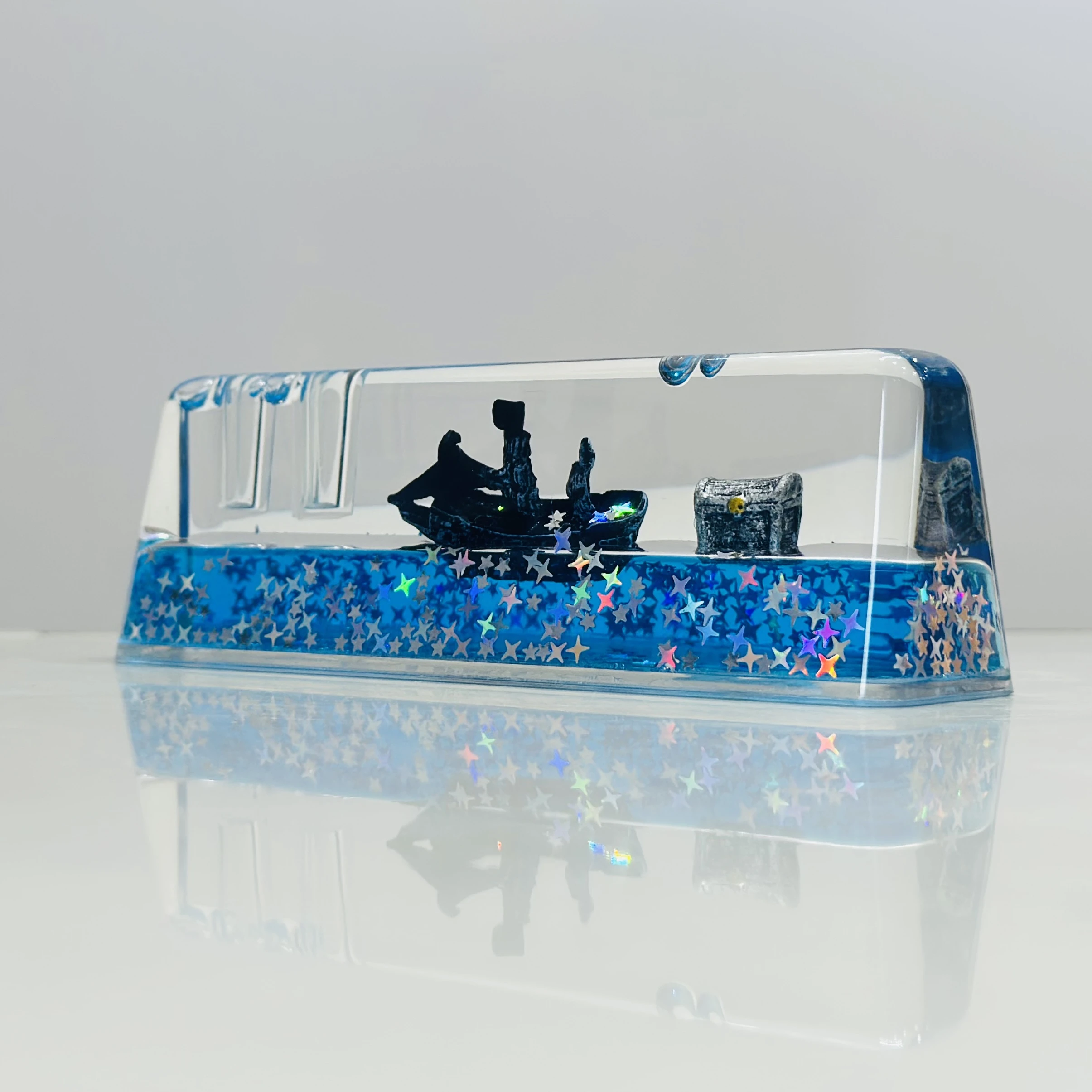 Floating Ship with Pen stand(SKU-5HUI85)