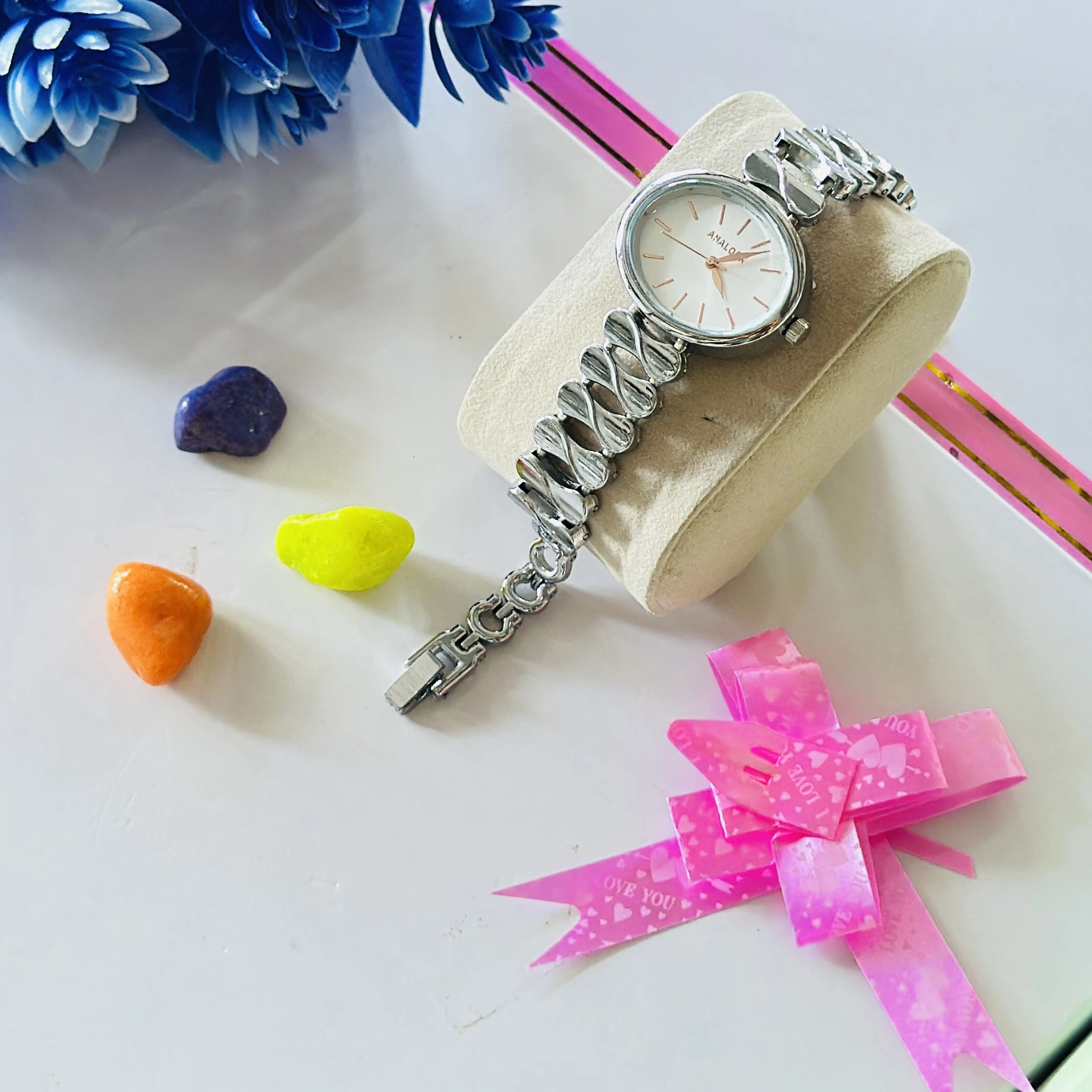 women's quartz analog watch