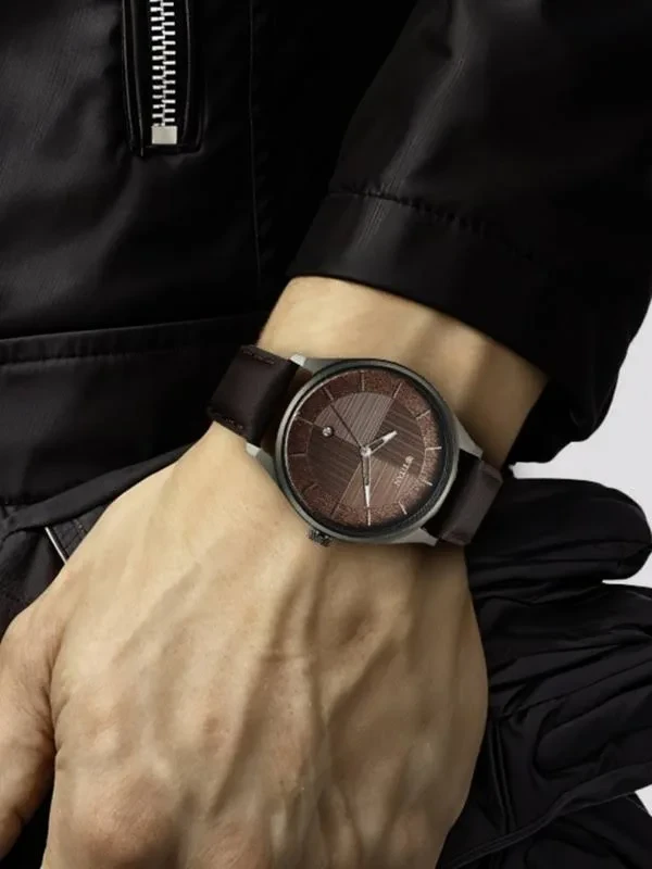 Titan Neo Economy Quartz Analog with Date Brown Dial Brown Leather Strap Watch for Men (NT1802QL02).