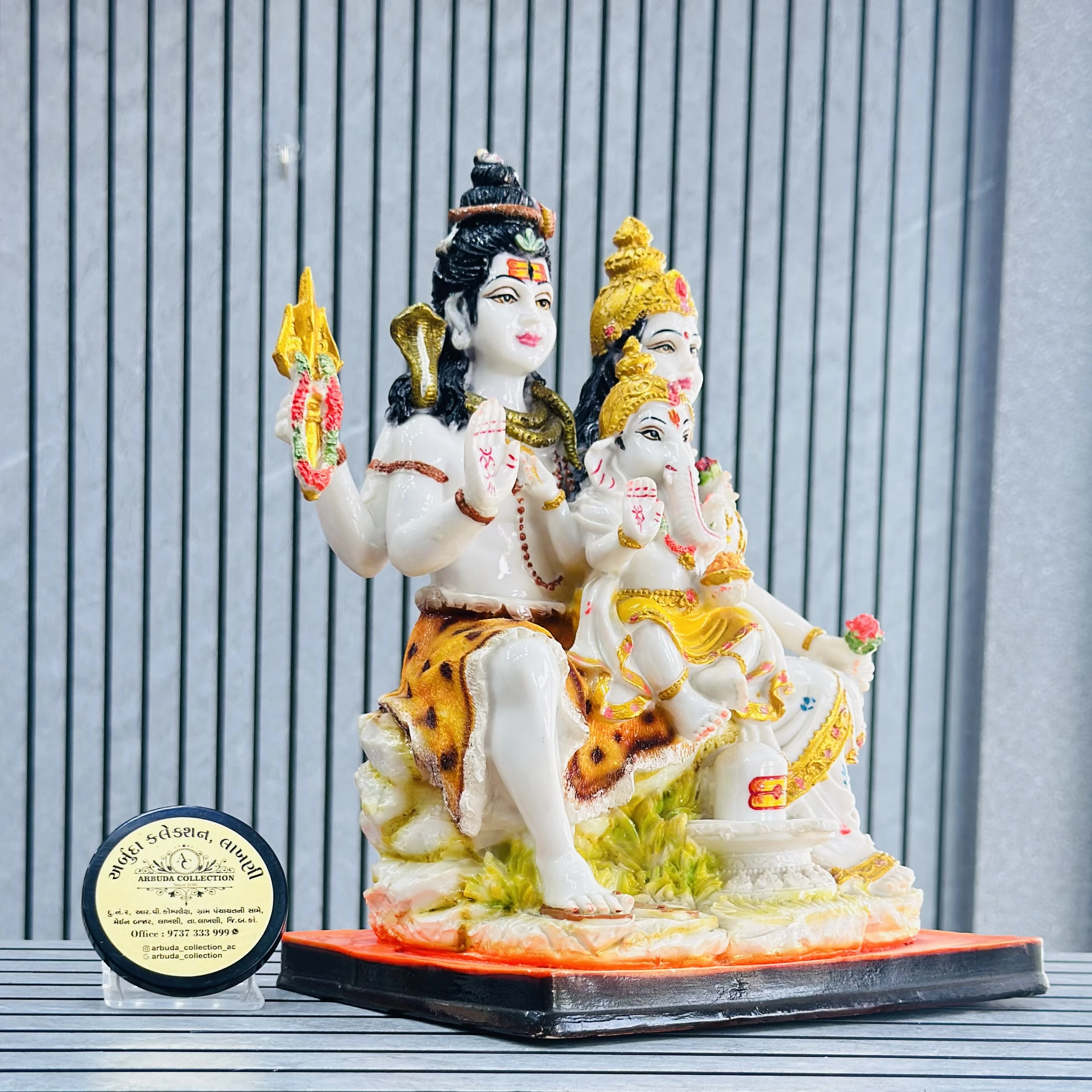 Shiv family marble look