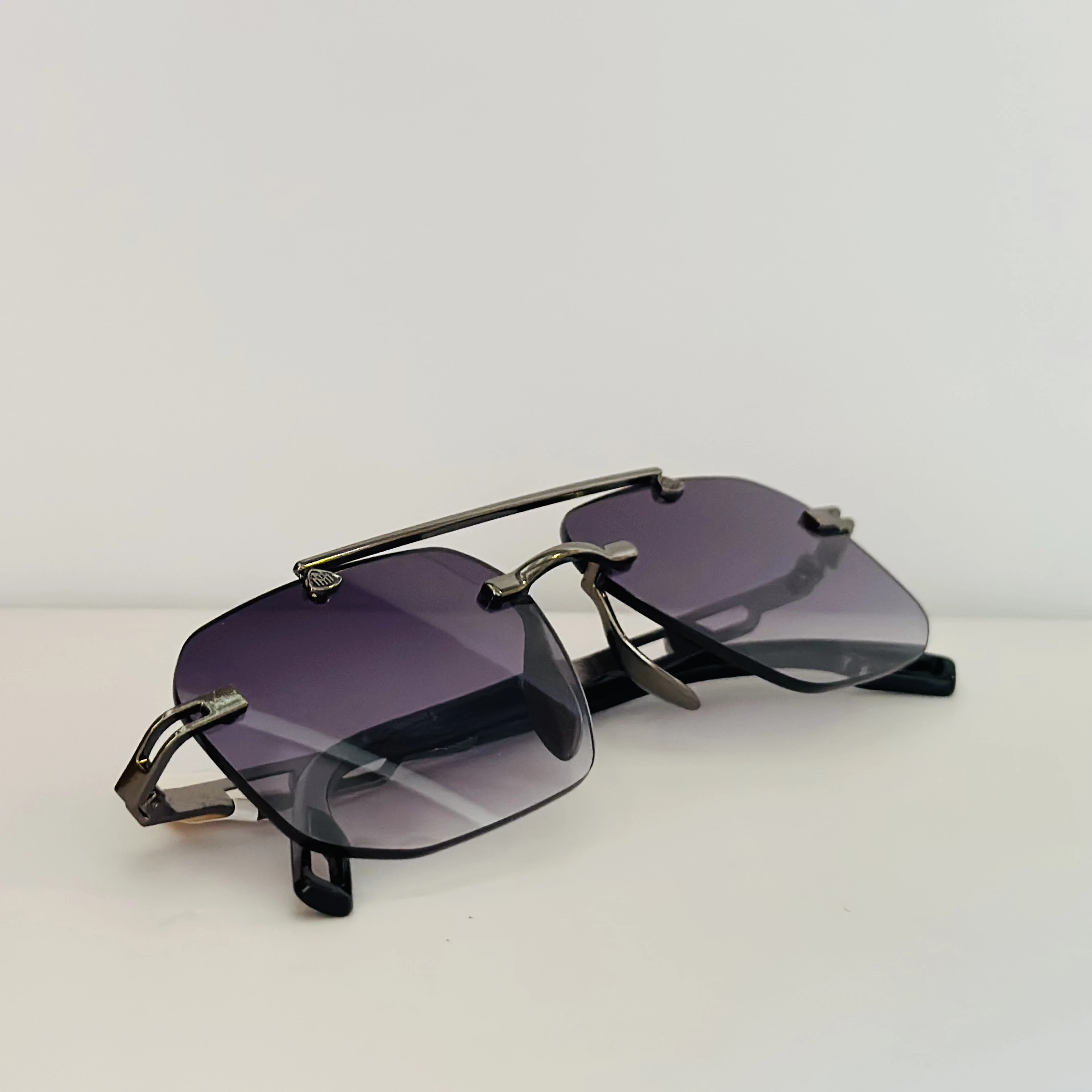 Rimless rectangular sunglasses
