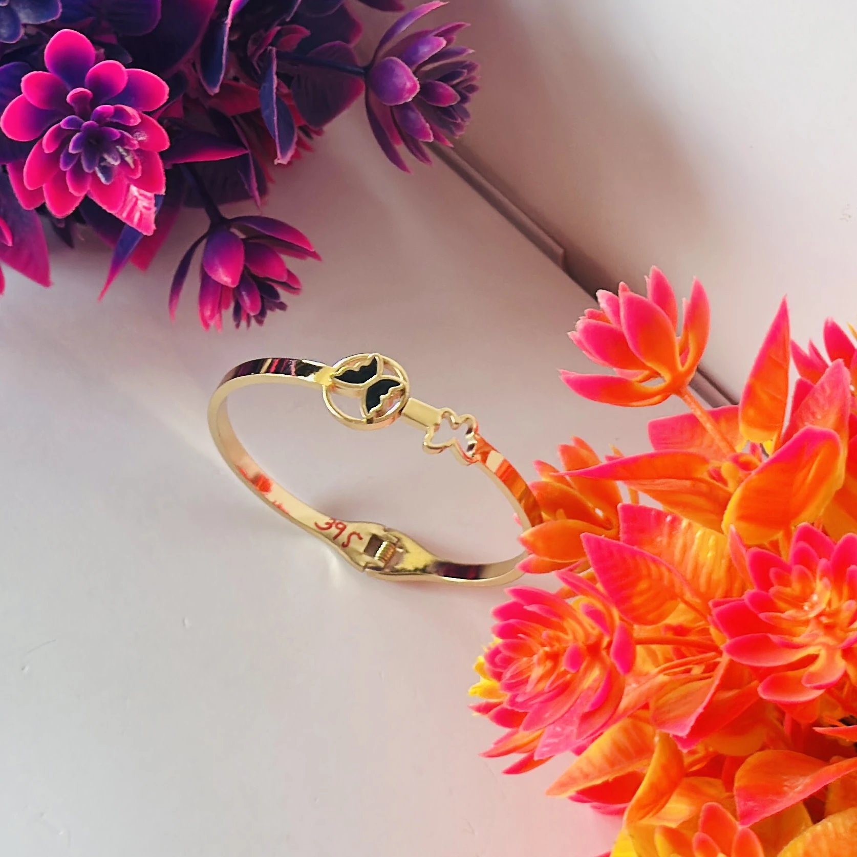 Gold plated stainless steel anti-tarnish bangle bracelet