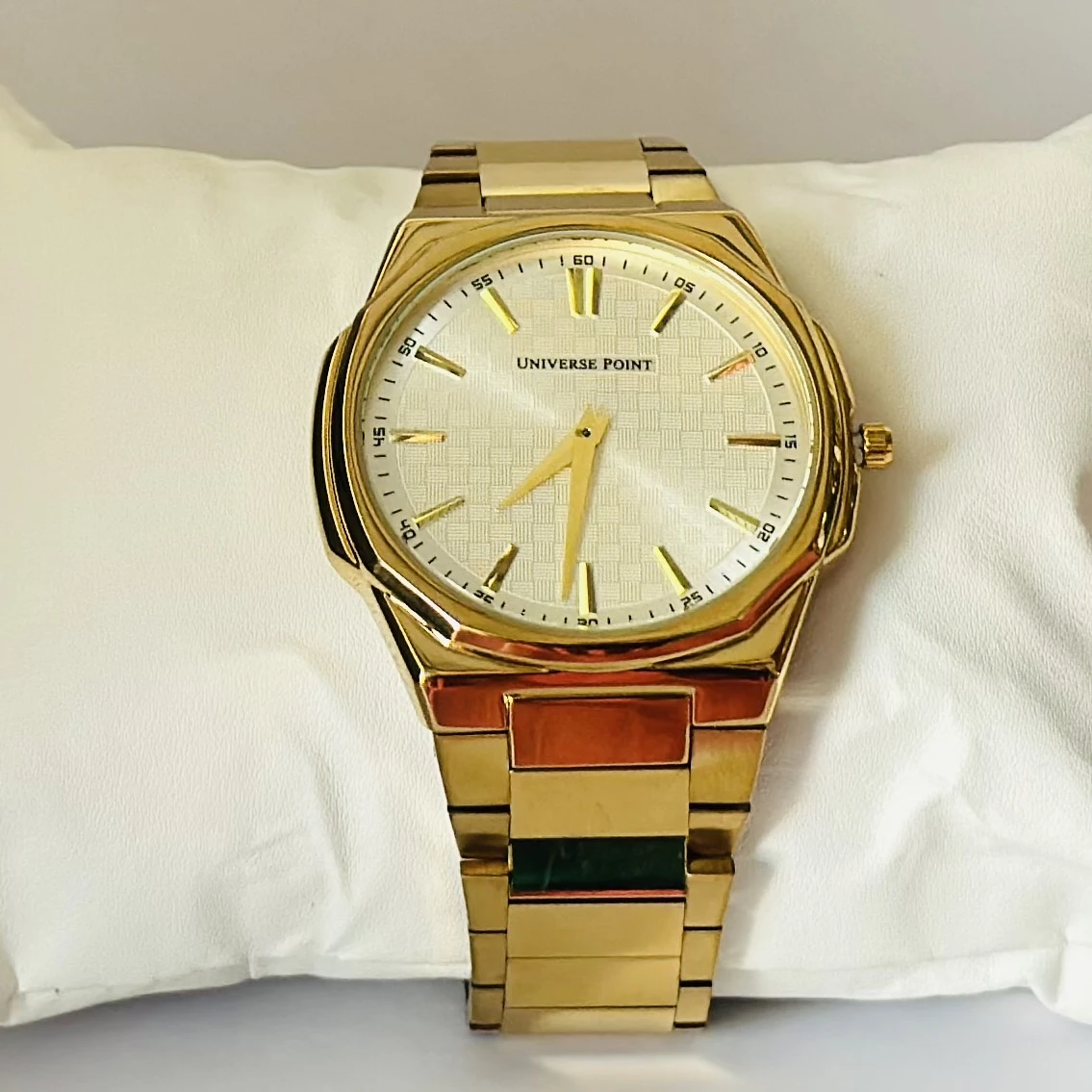 Analog Watch with a golden dial and stainless steel strap