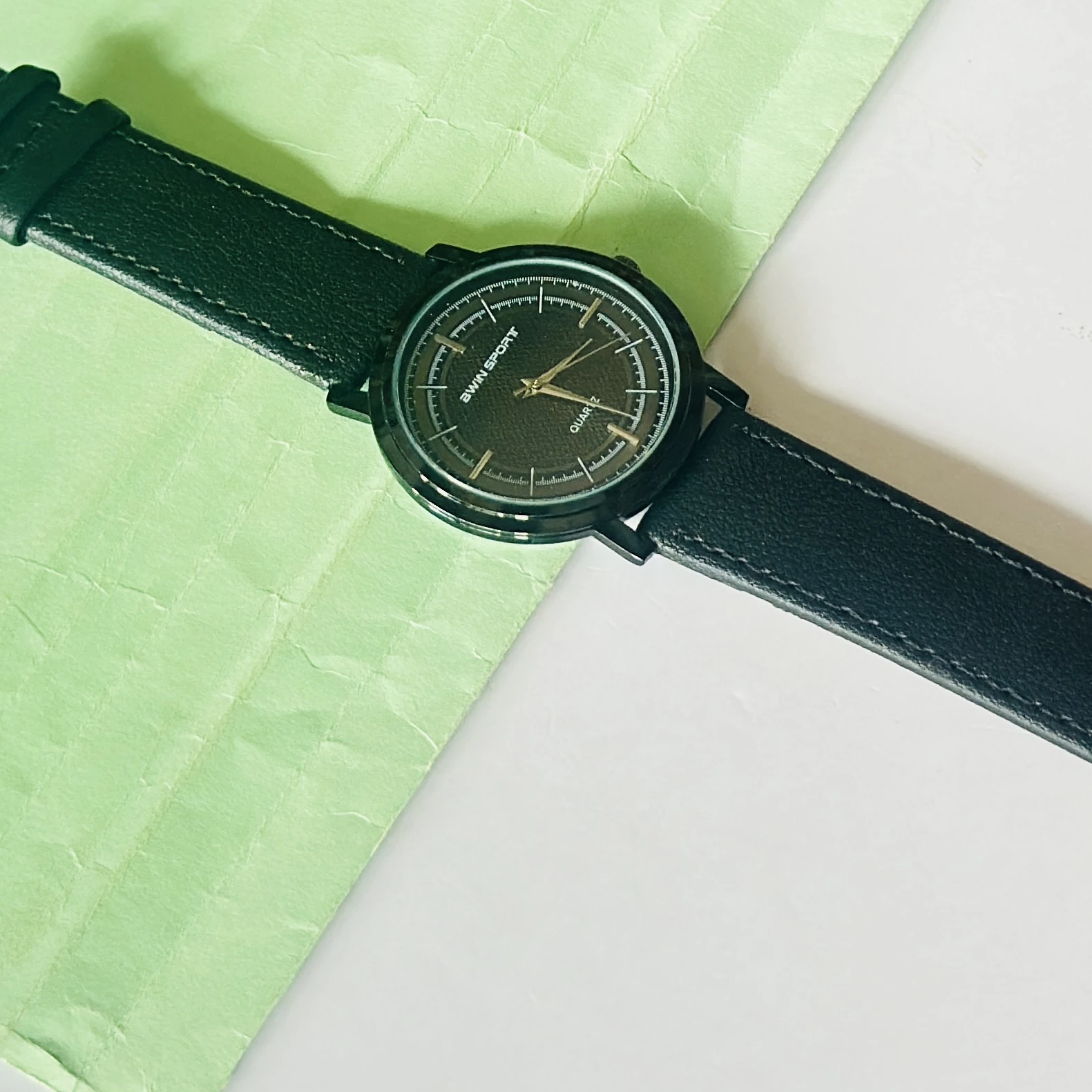 Quartz analog Watch
