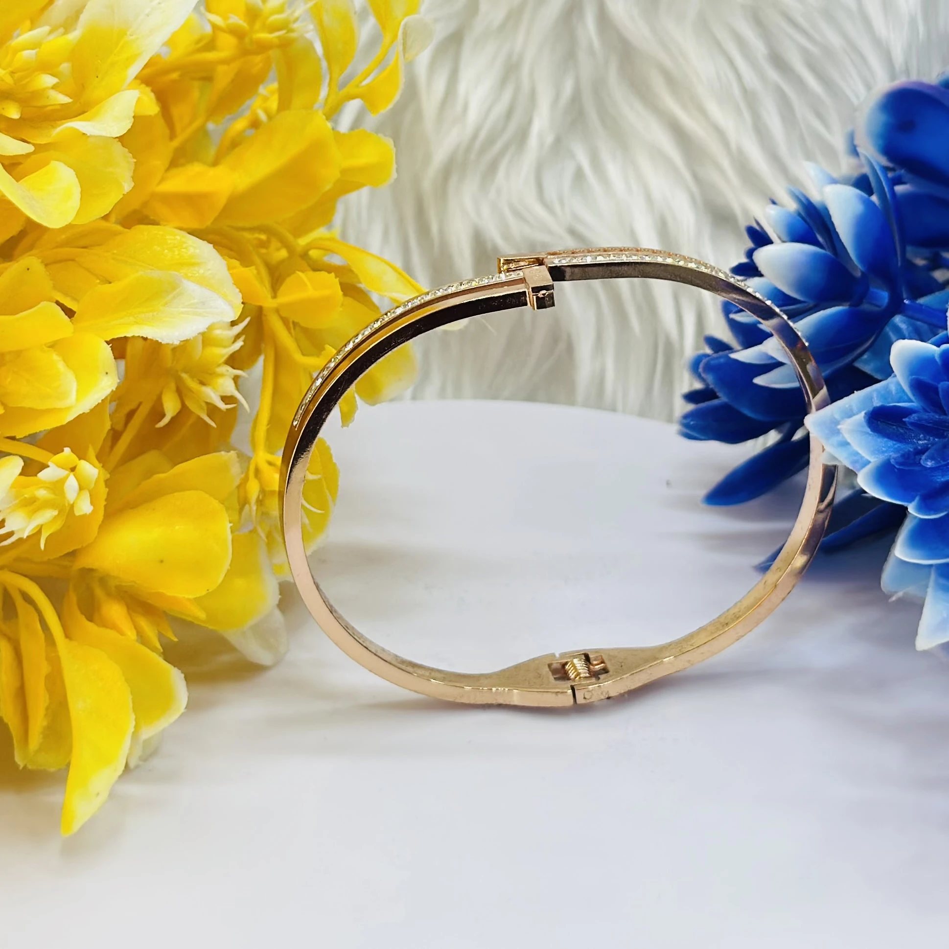 Gold plated Breslet