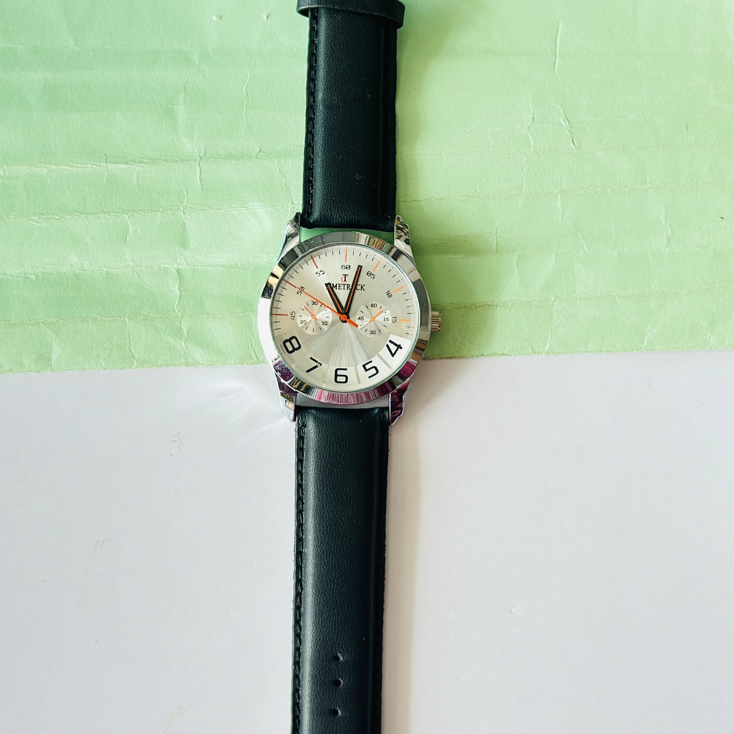 Quartz analog Watch for guy’s