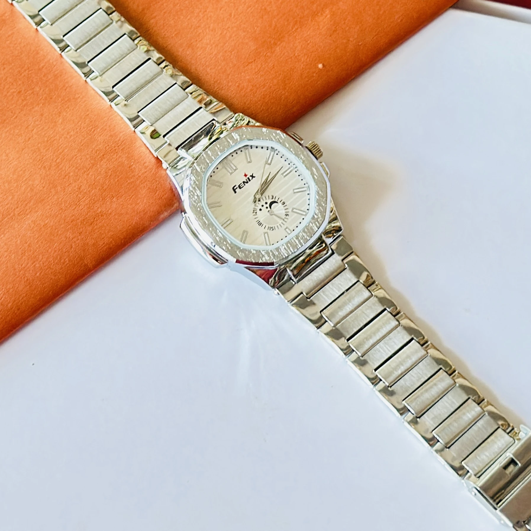 Fenix brand analogue watch