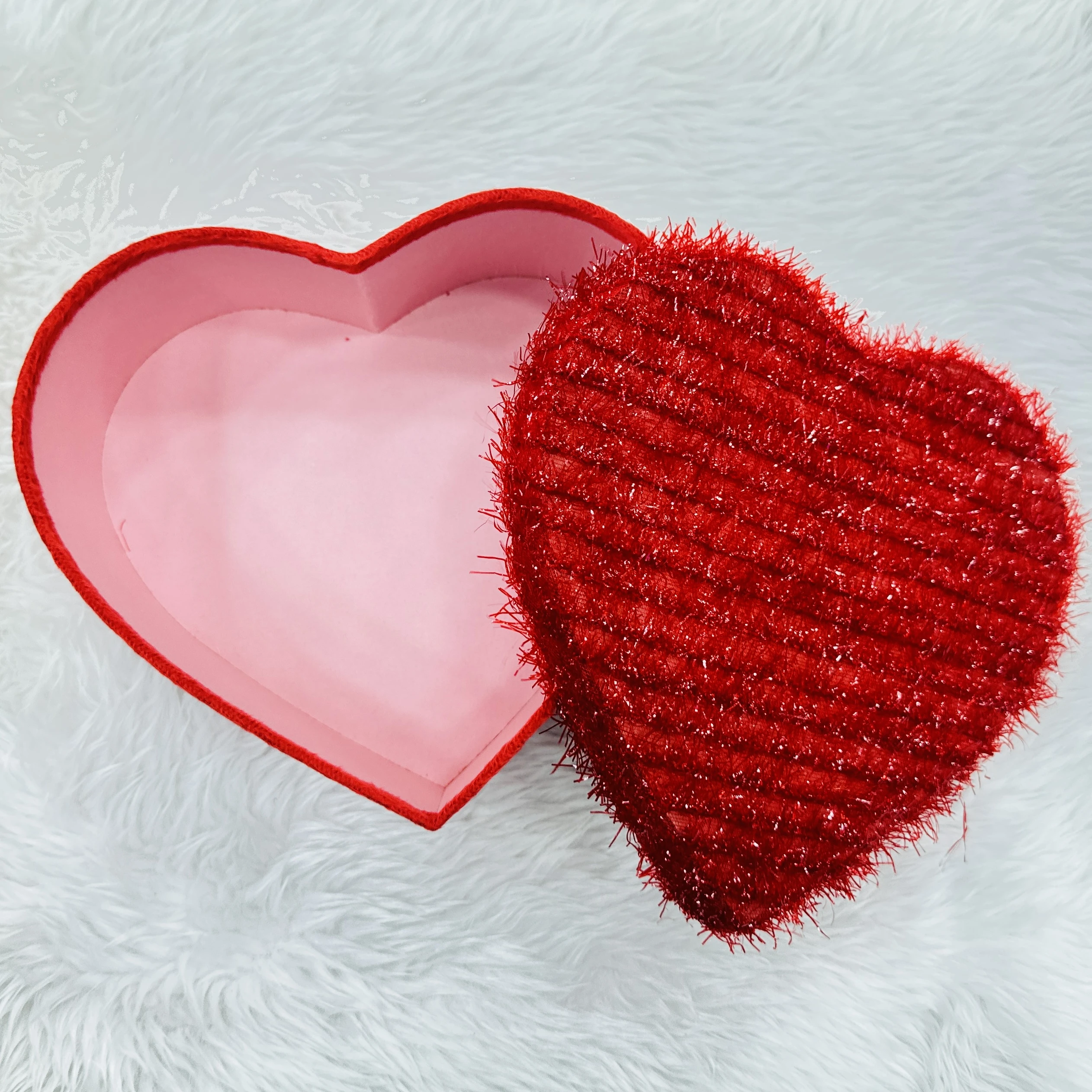 Heart Shaped Gift Box (Size 9/8)