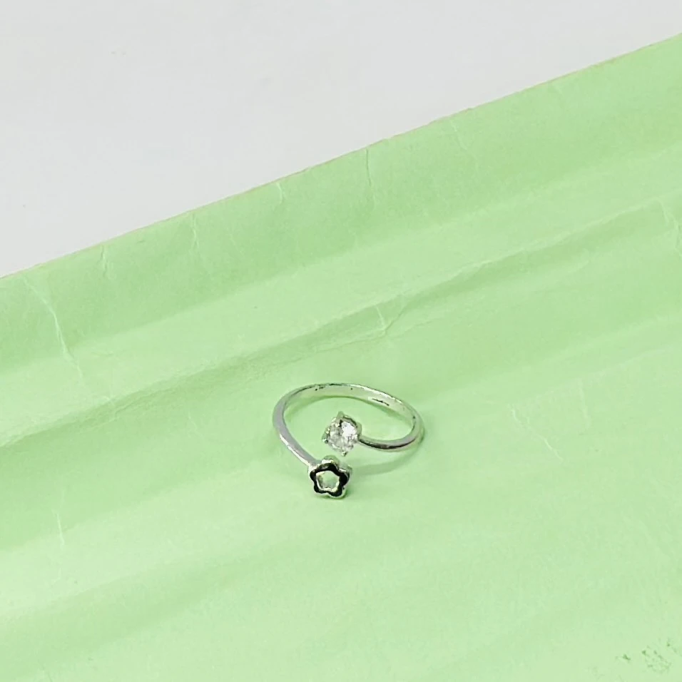 silver stone-studded versatile square finger ring