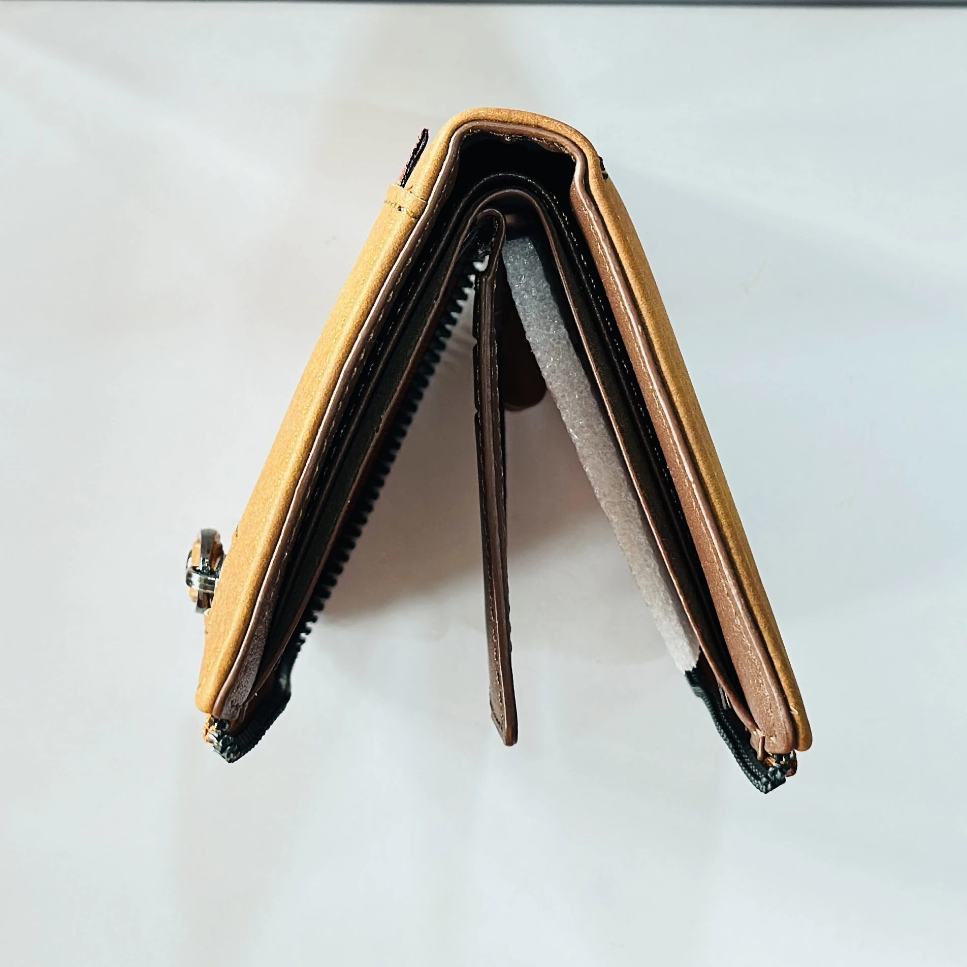 vintage-style brown PU leather short wallet
