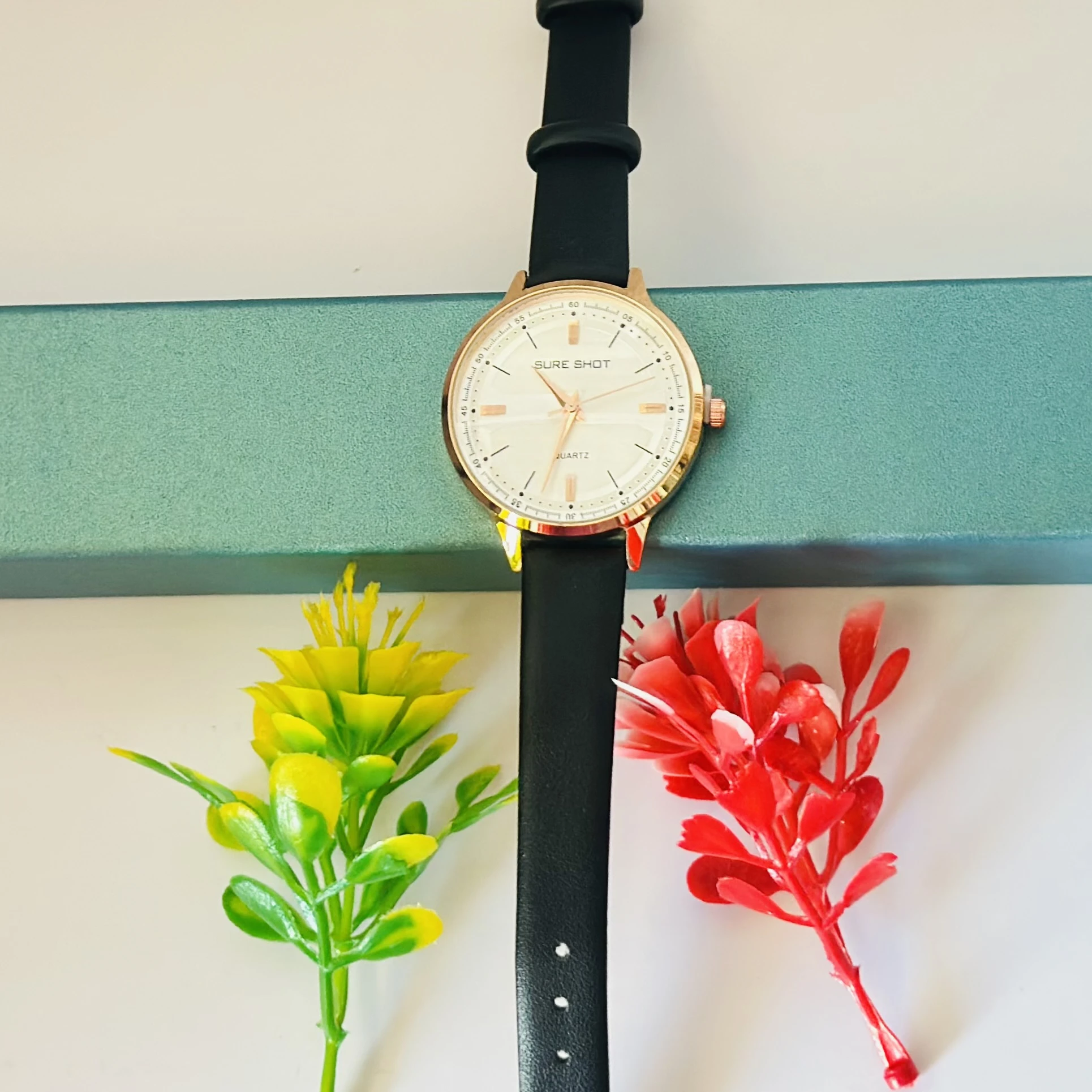 U&I analog watch for women