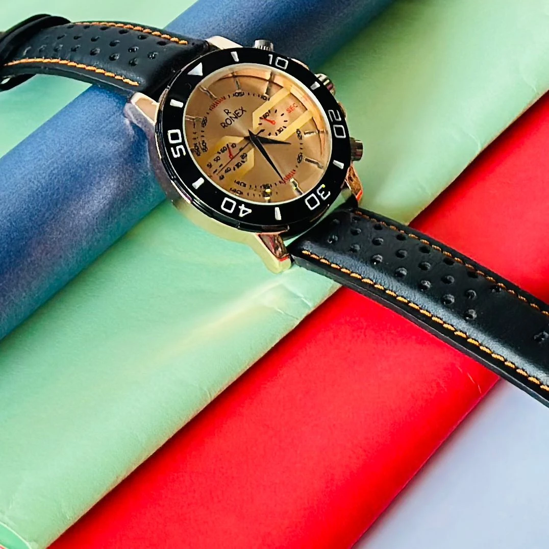Black analog watch For man’s