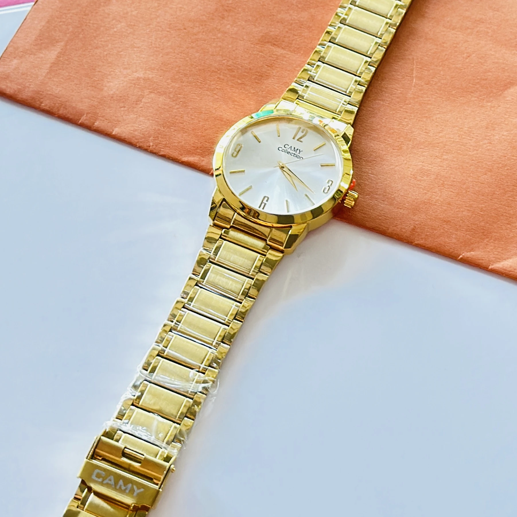 Gold coloured Analogue Watch