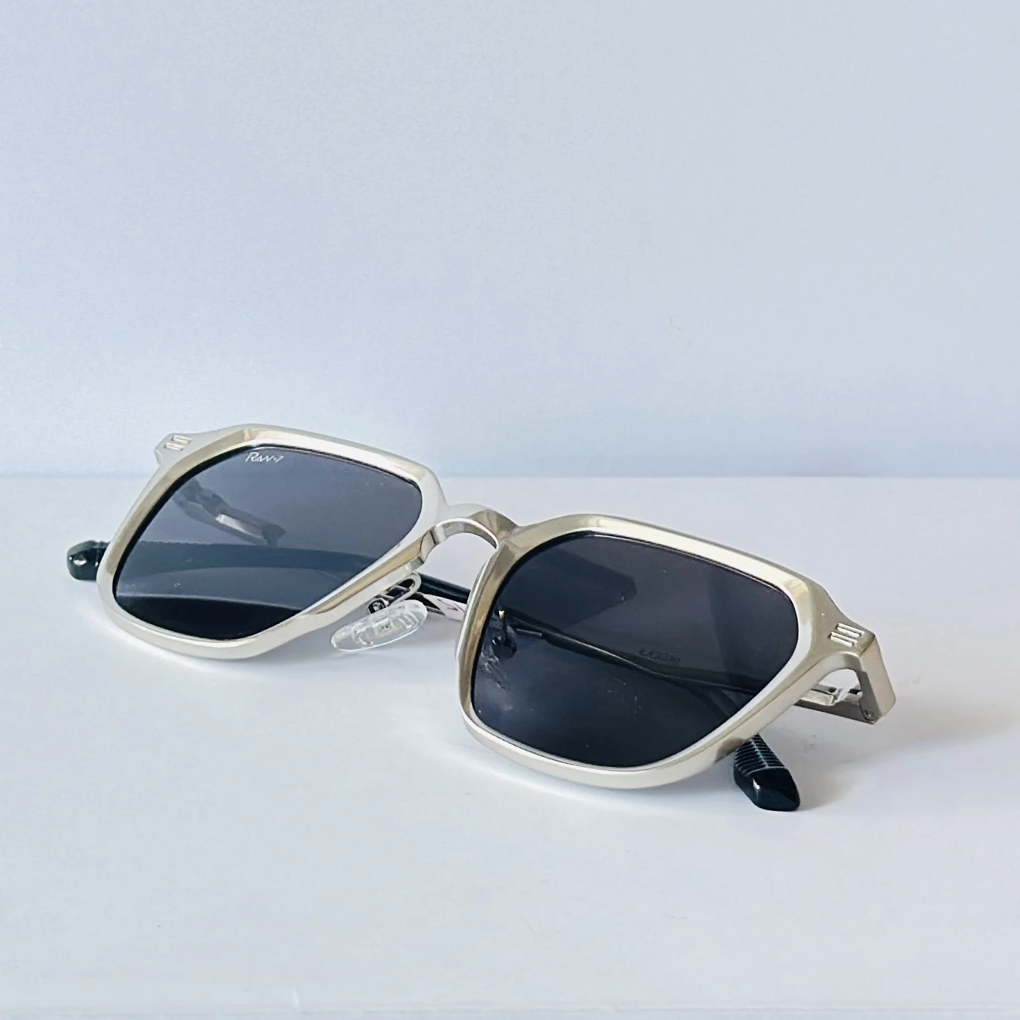 IRUS Men UV Protected Square Sunglasses