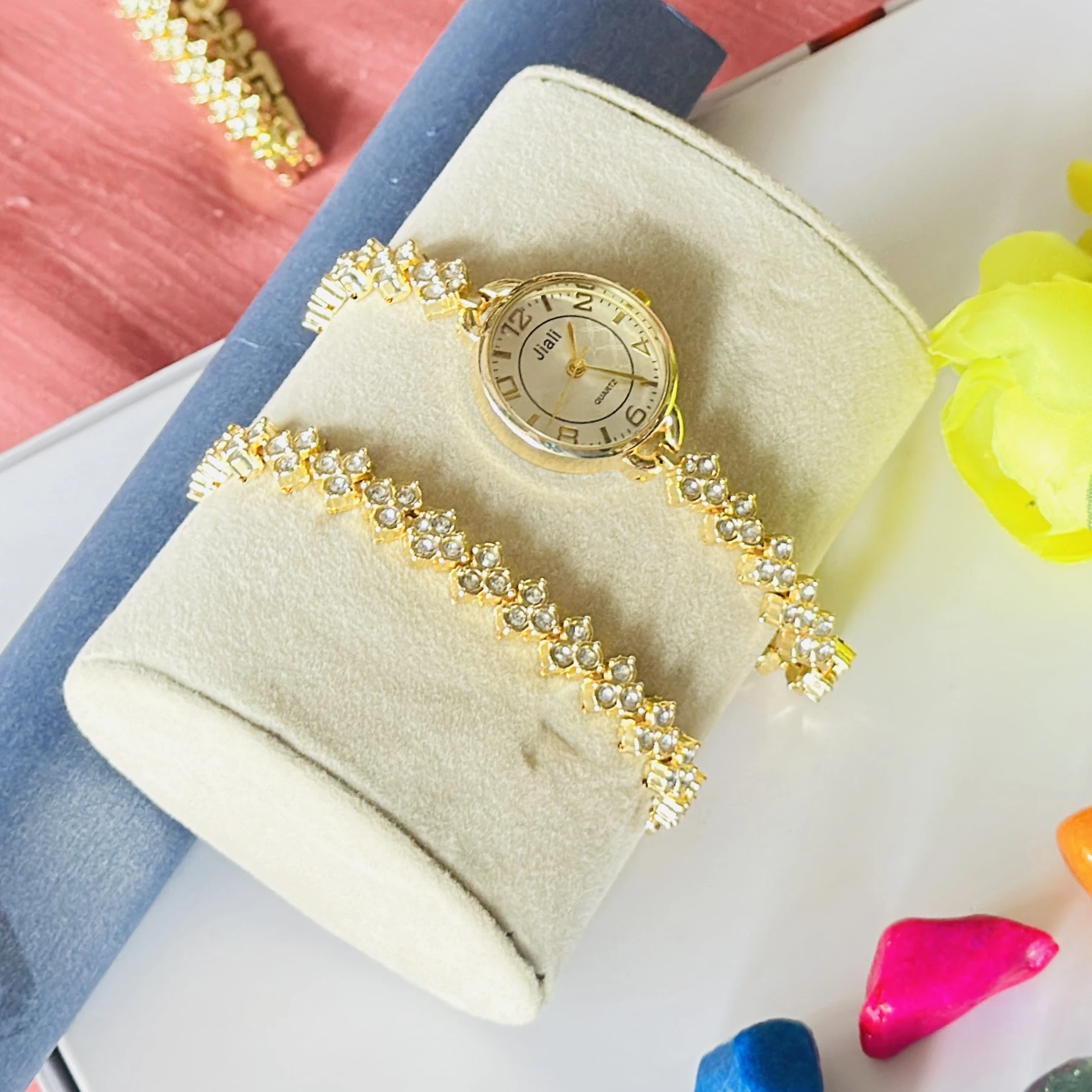 Jiali quartz wristwatch and matching bracelet set