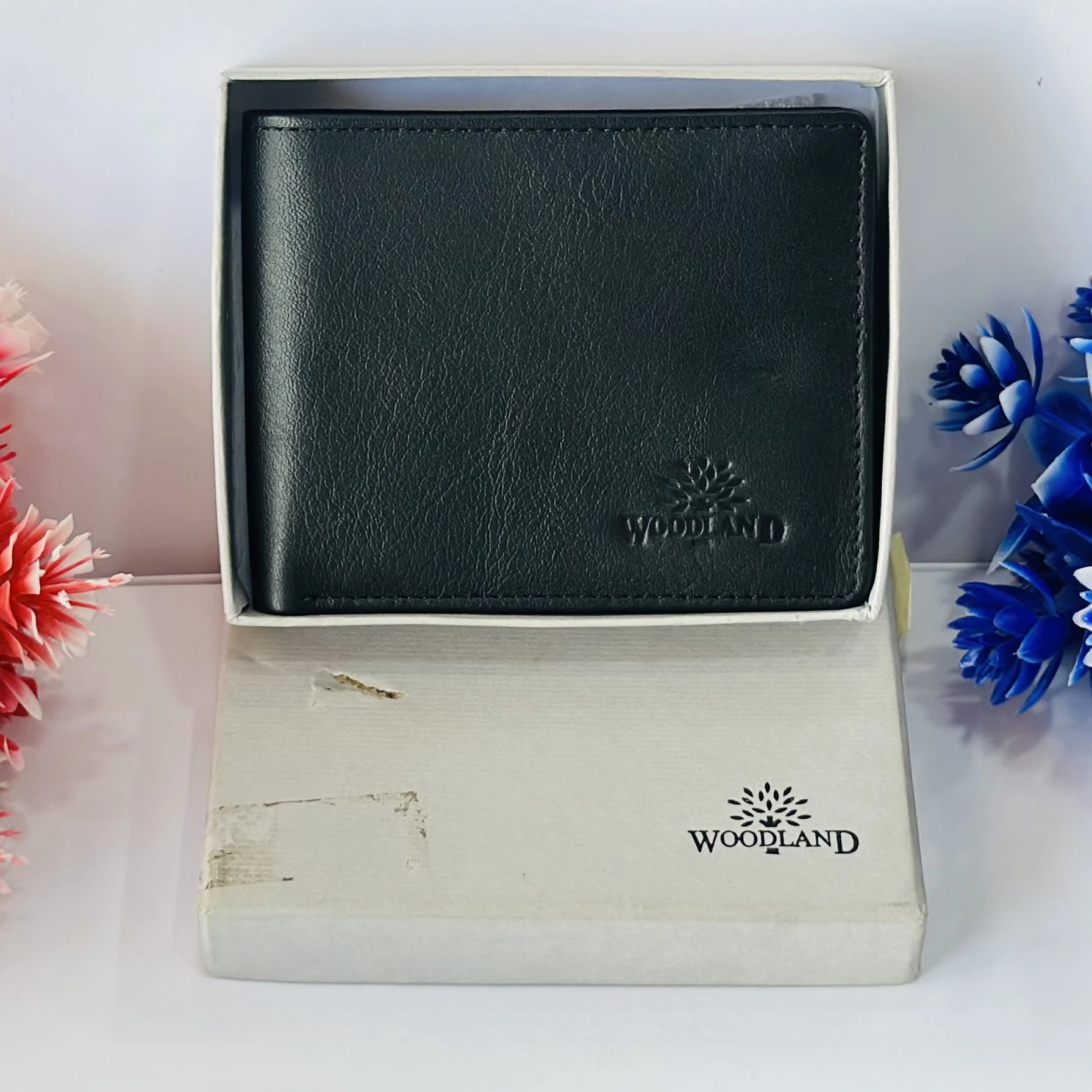 Woodland leather bi fold wallet