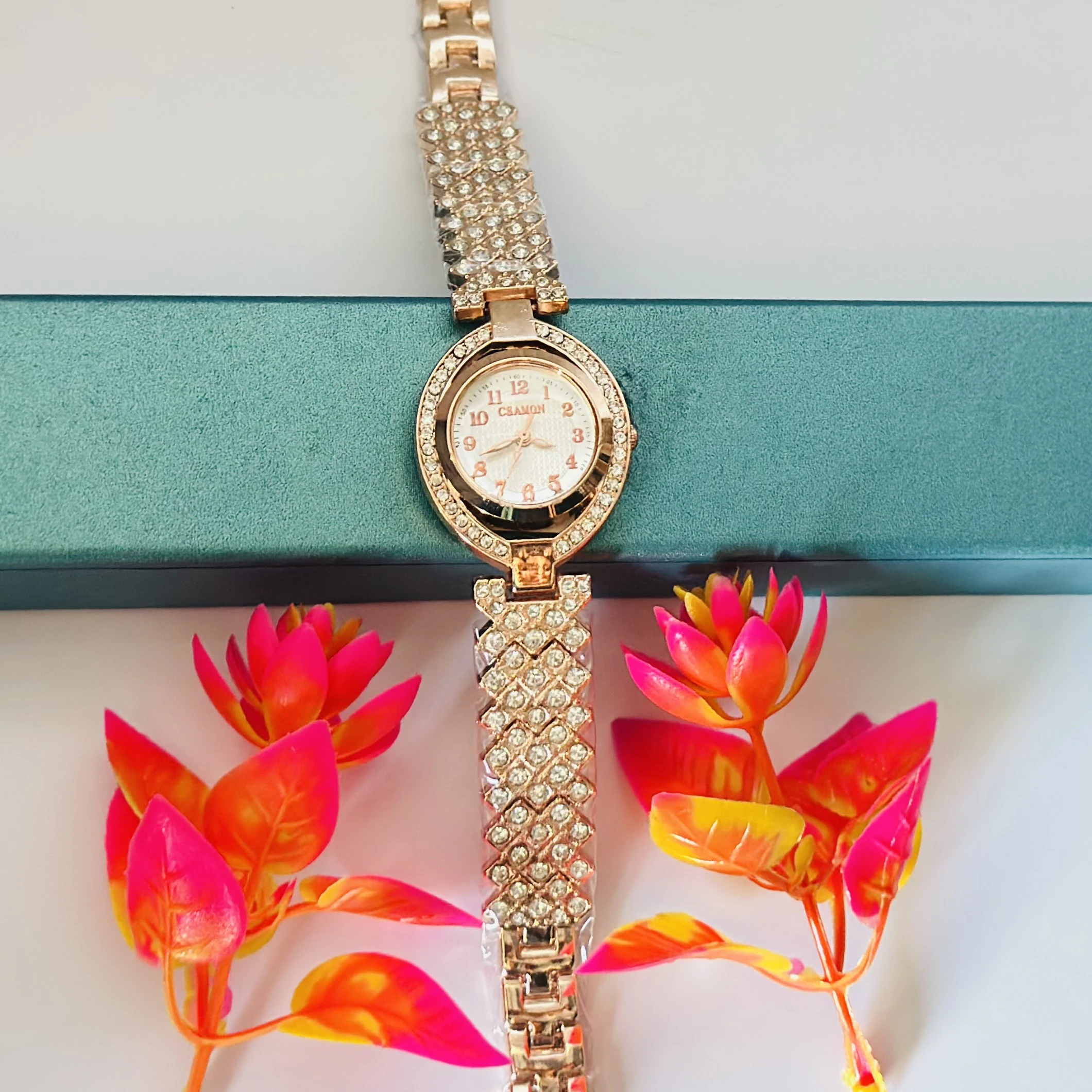 Styledose women's analog wrist watch