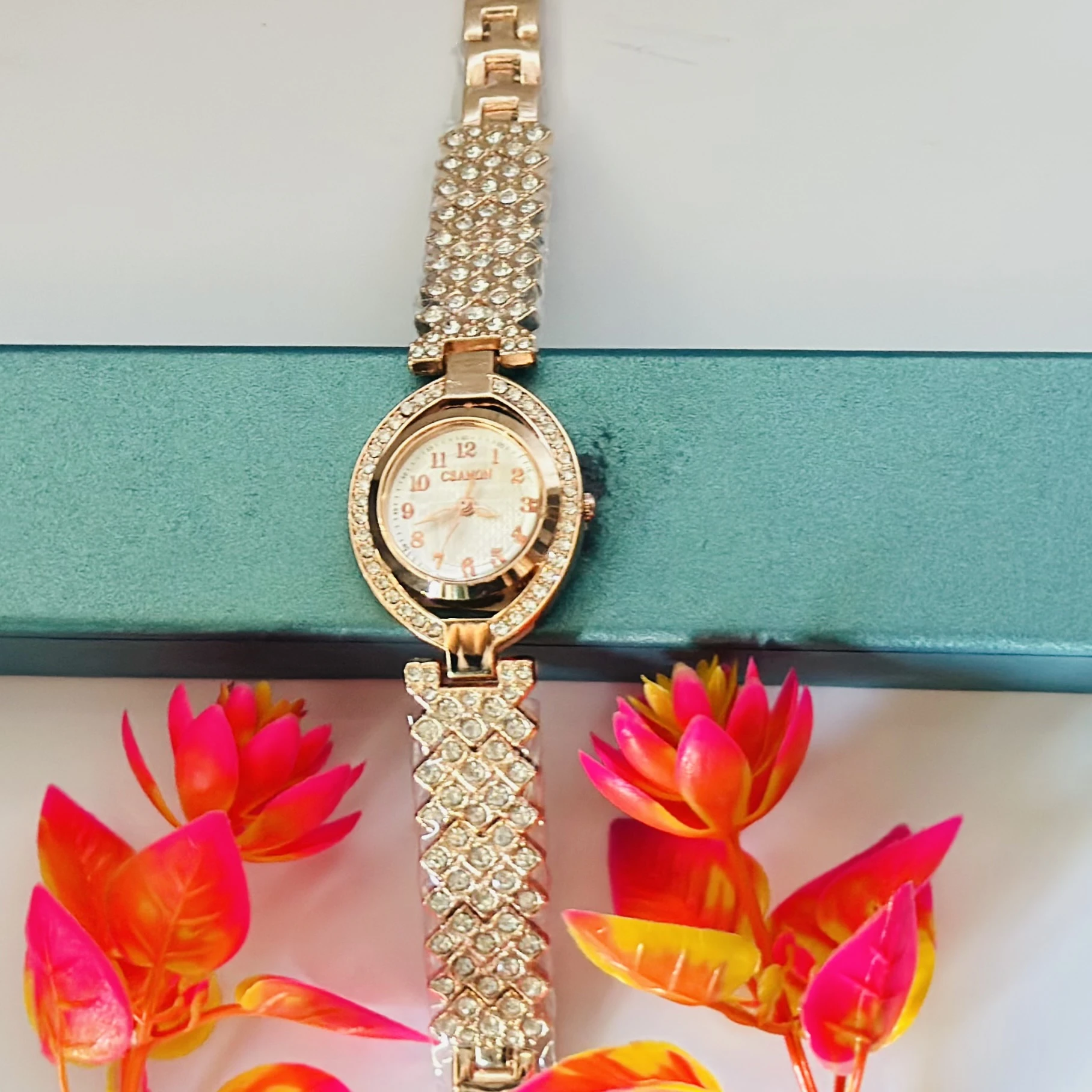 Styledose women's analog wrist watch