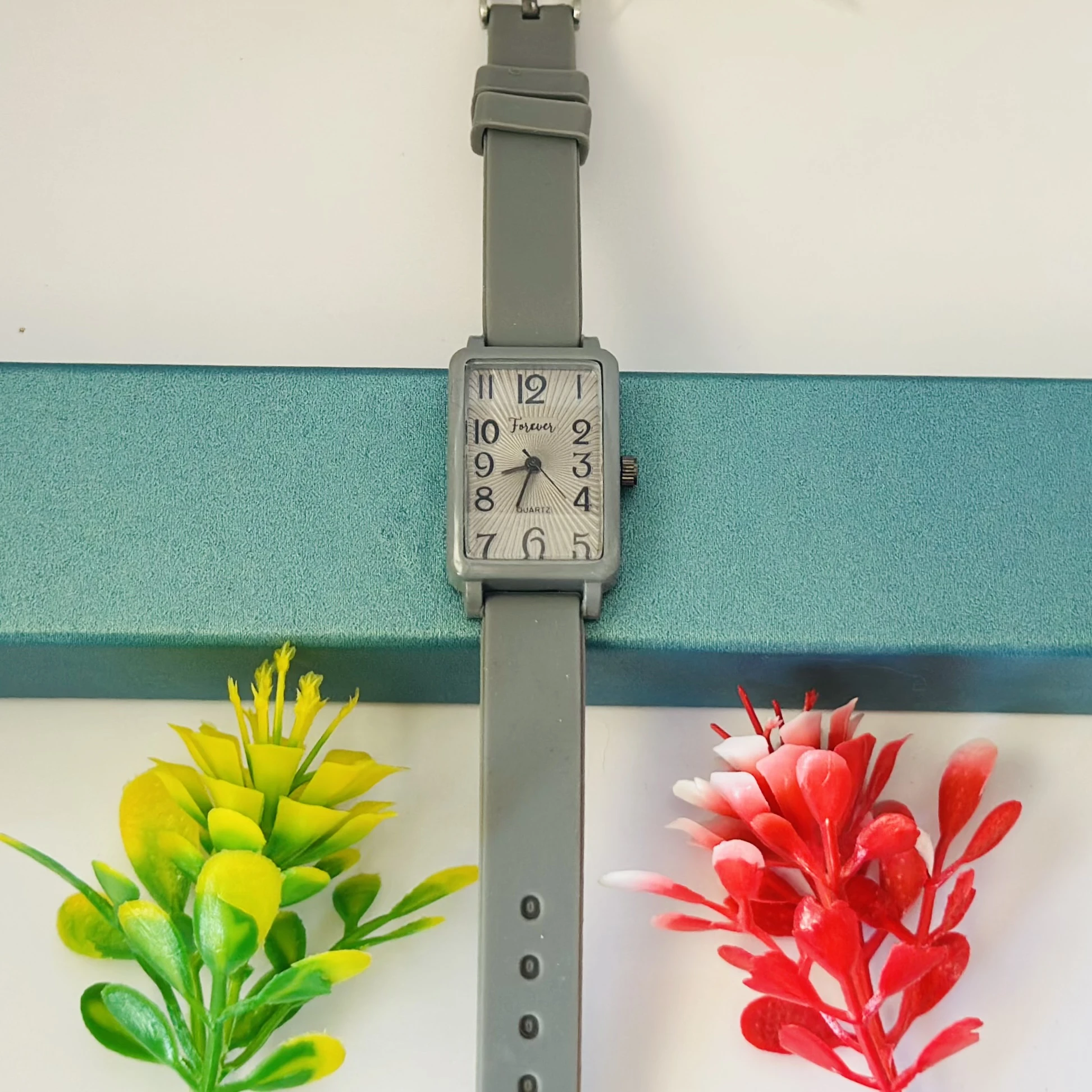 Forever Quartz analog watch