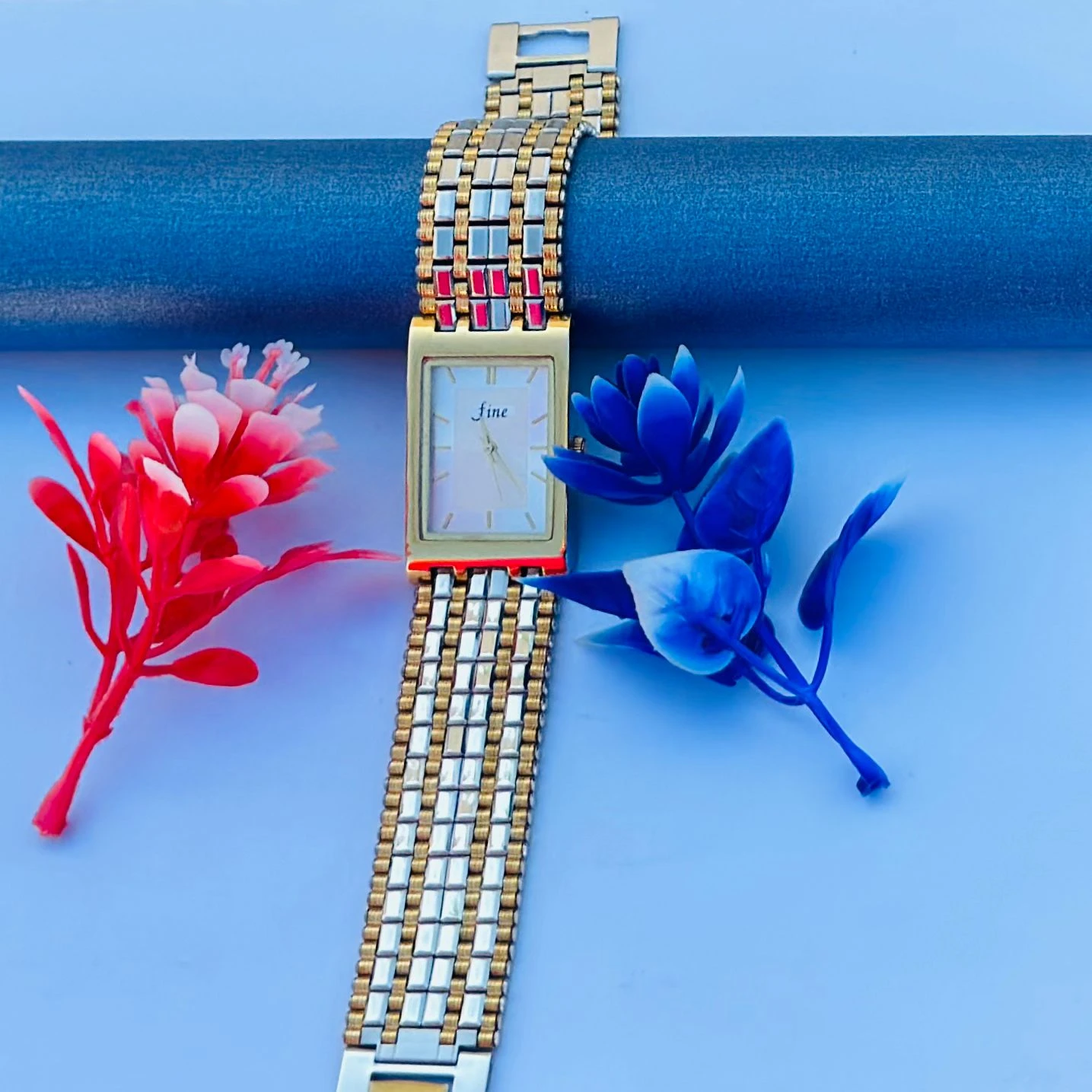 Golden Design analog watch