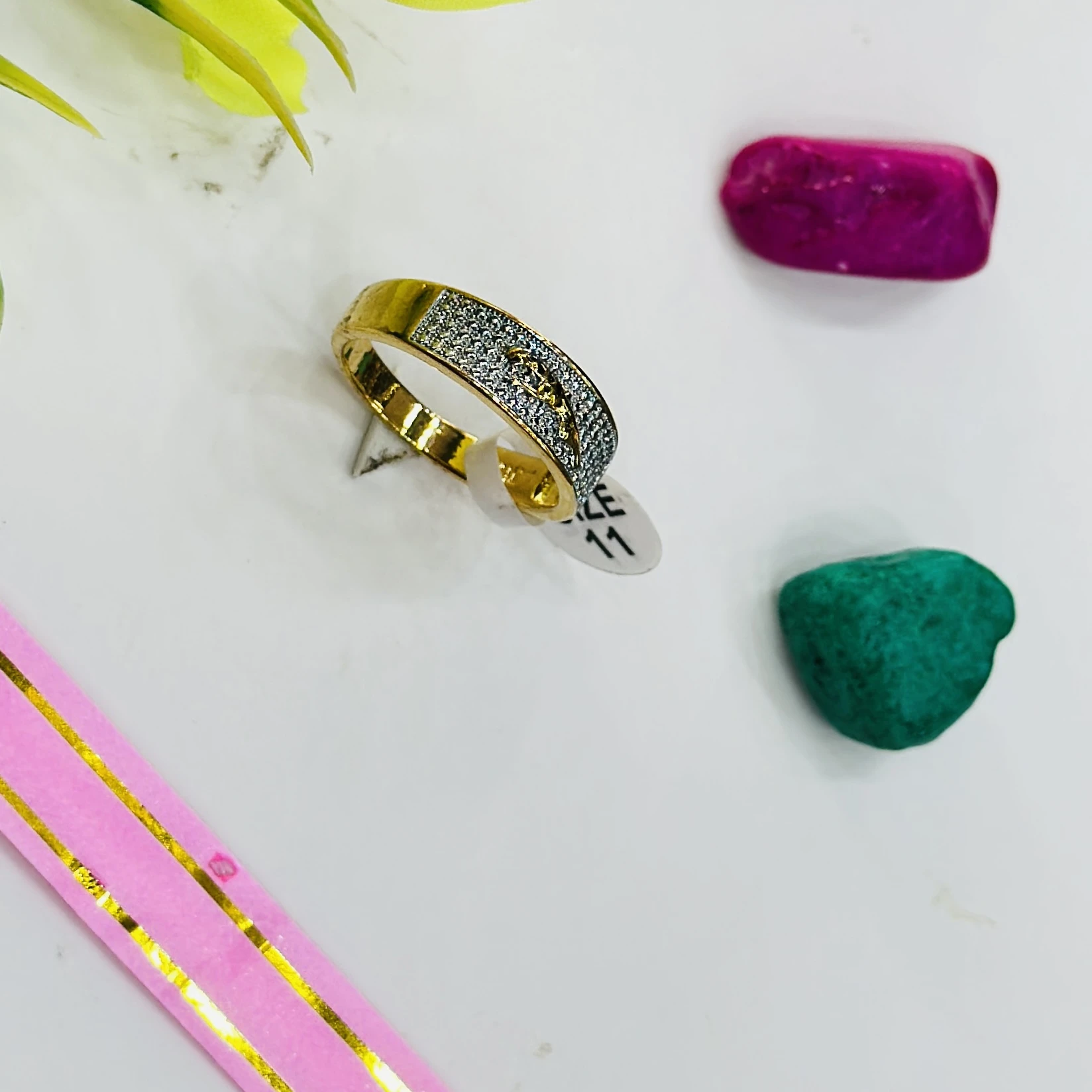 Ginostone Golden Panther Motion Ring