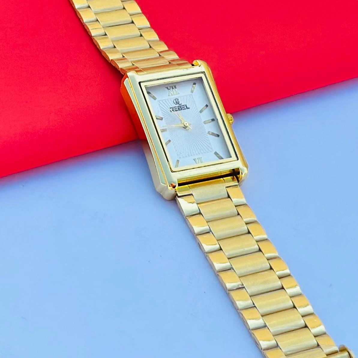 Golden Design analog watch