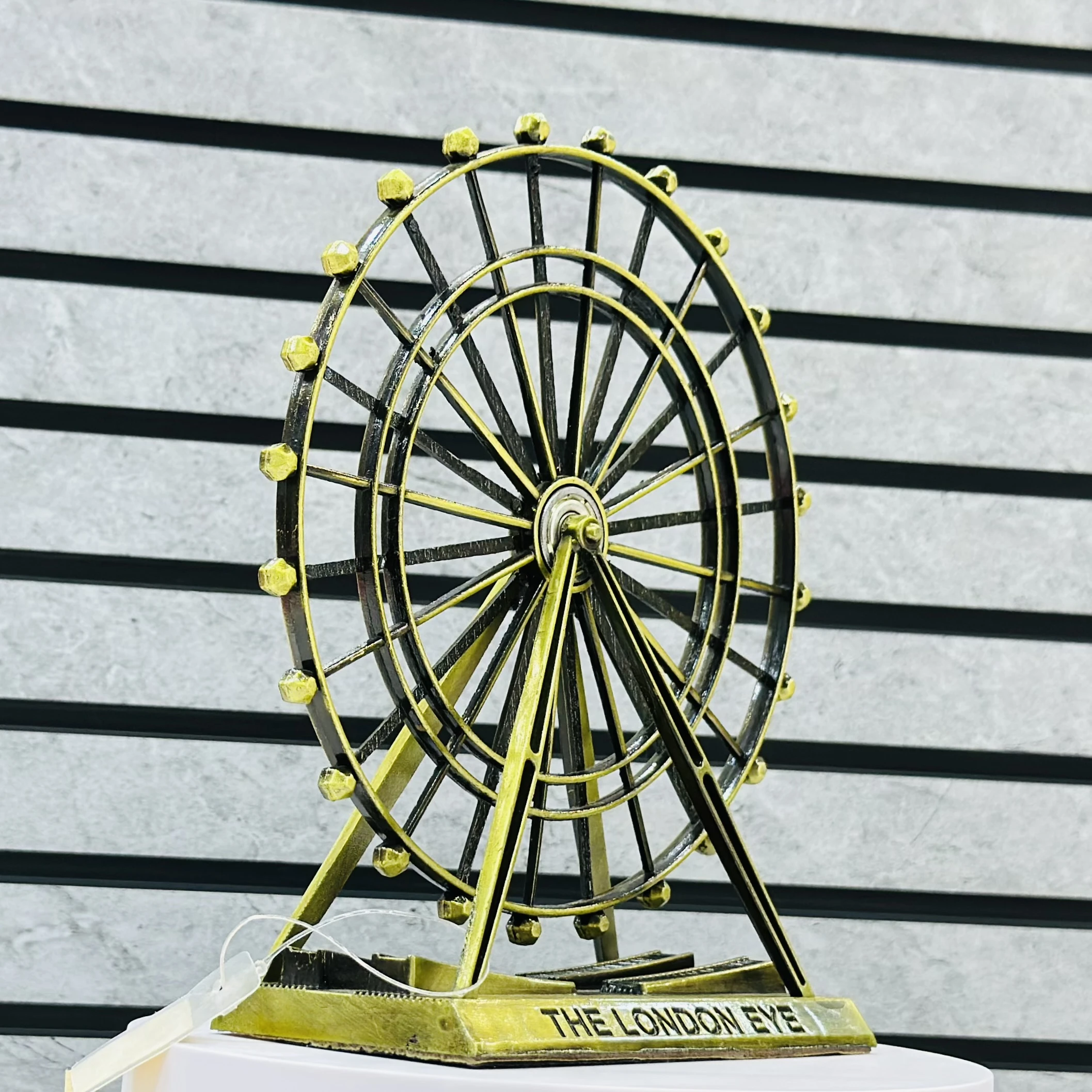 London Big Ben Tower and London Eye souvenir showpiece.(SKU-E64UHP)