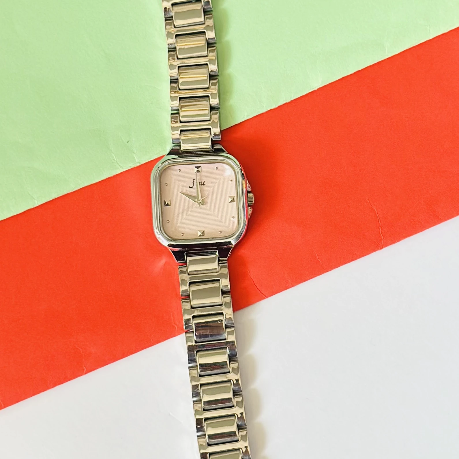 Manifester Quartz Analog Pink Dial Metal Strap Watch For Girls