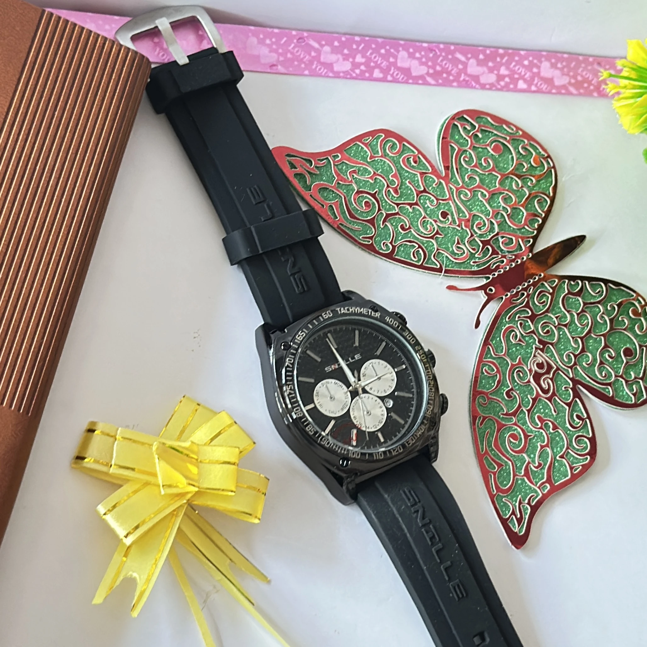 Snille brand analog wristwatch