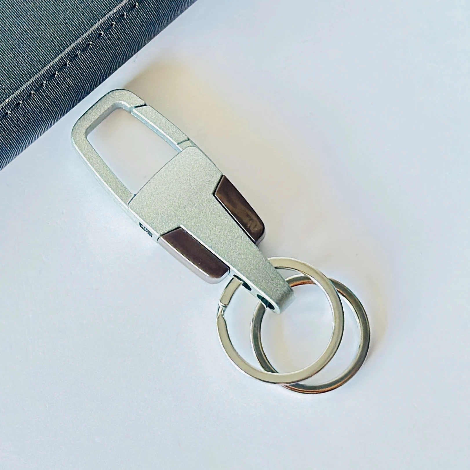 premium zinc alloy and metal car keychain