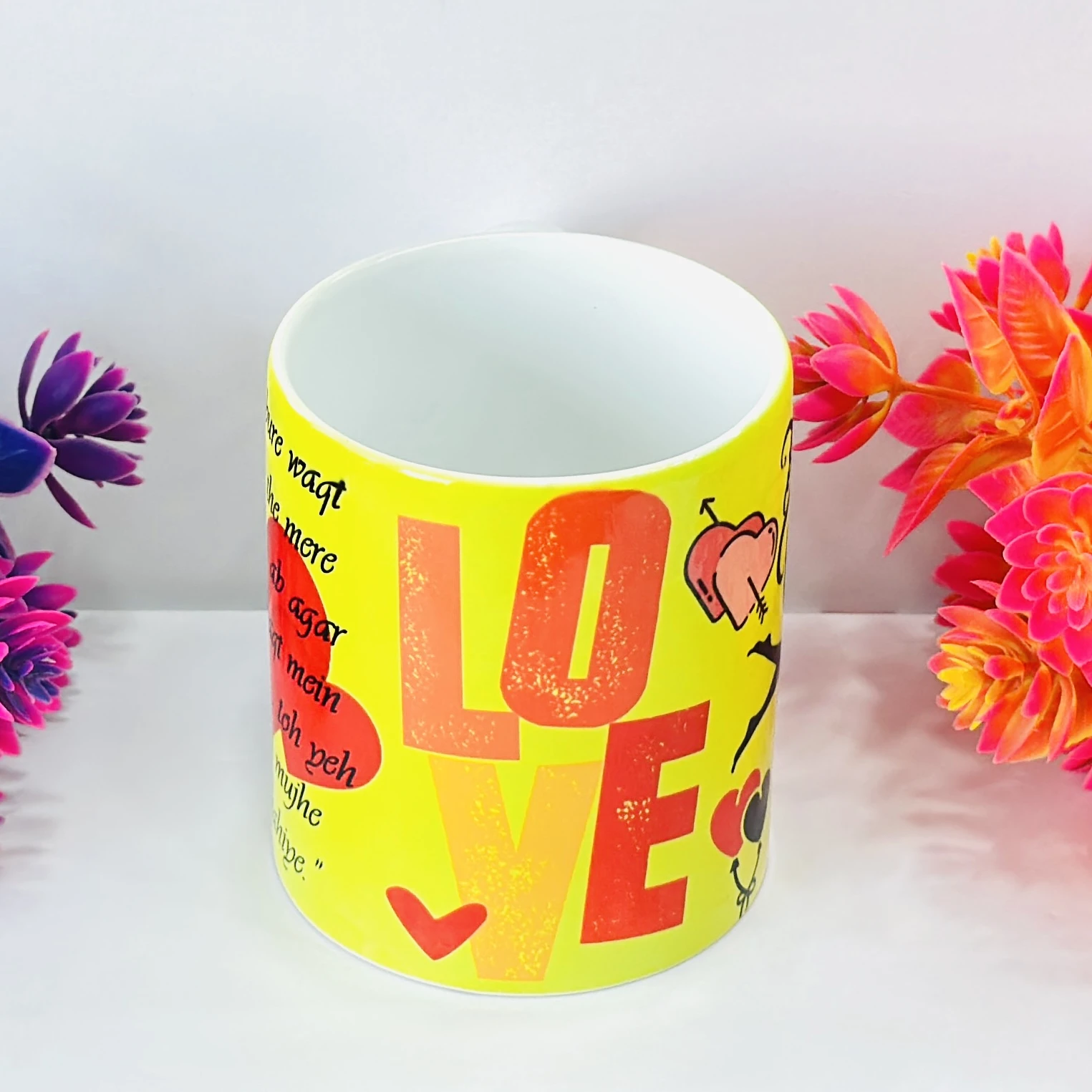 White ceramic coffee mug….. XO54MV