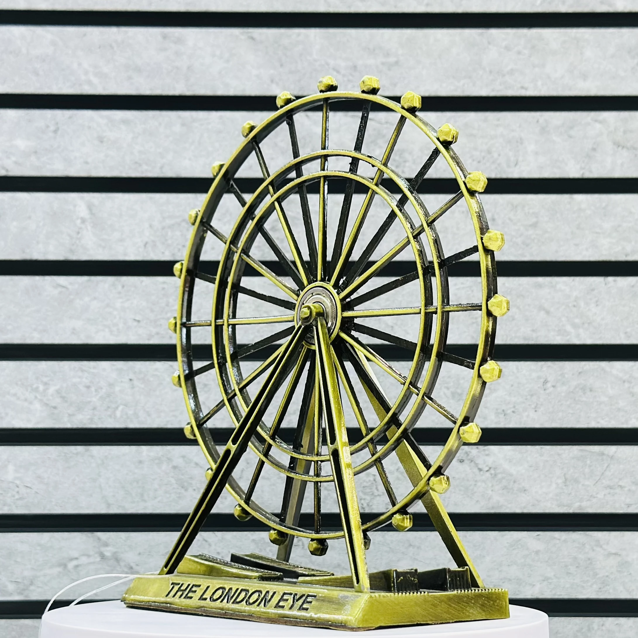 London Big Ben Tower and London Eye souvenir showpiece.(SKU-E64UHP)