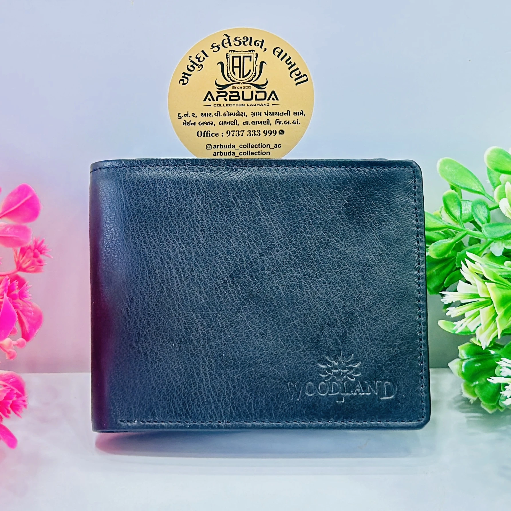 Woodland men's navy leather wallet