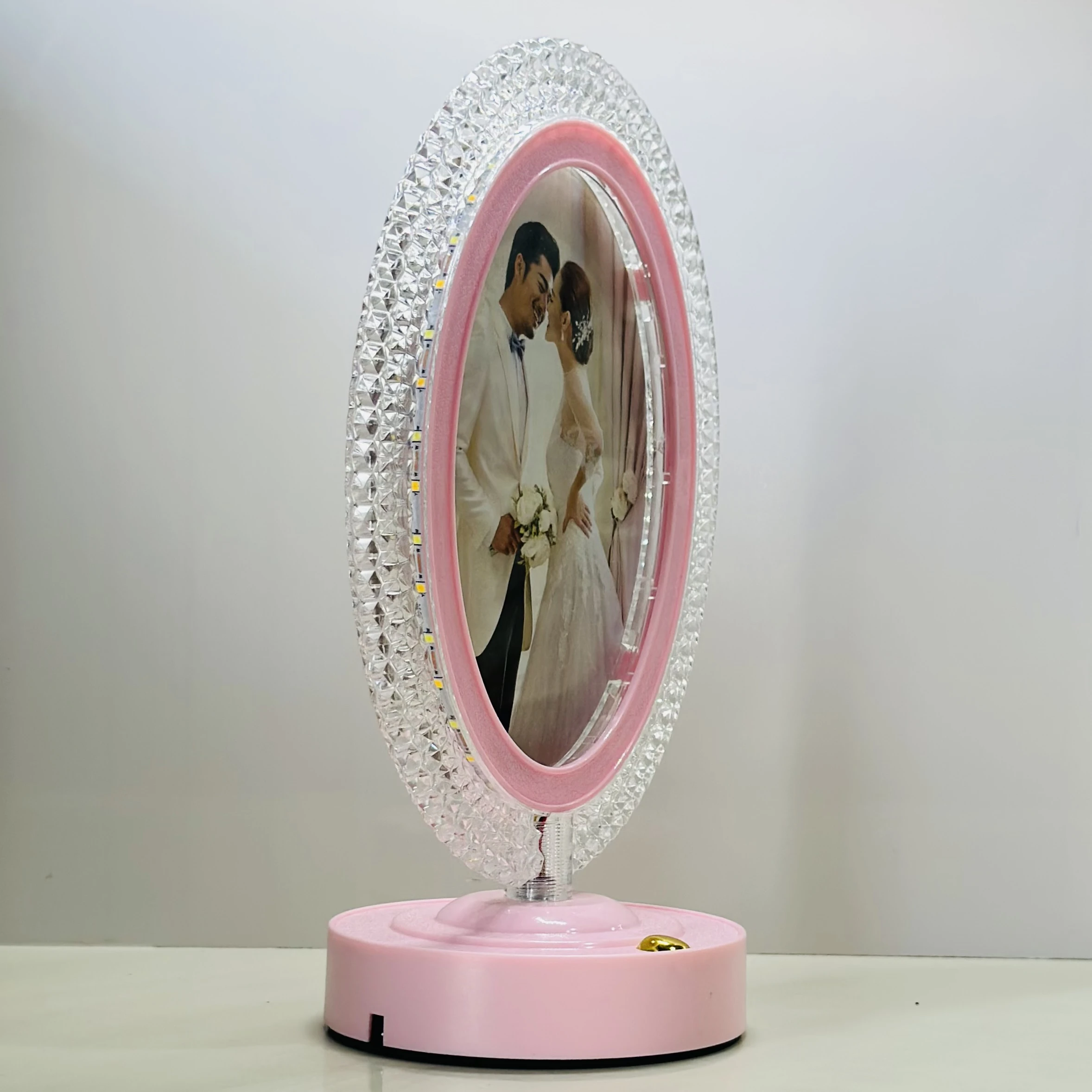 Romantic LED with Kissing Couple
