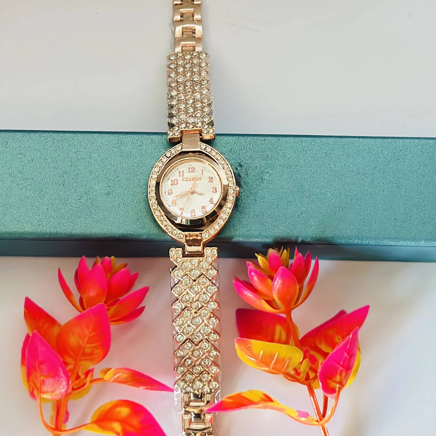 Styledose women's analog wrist watch