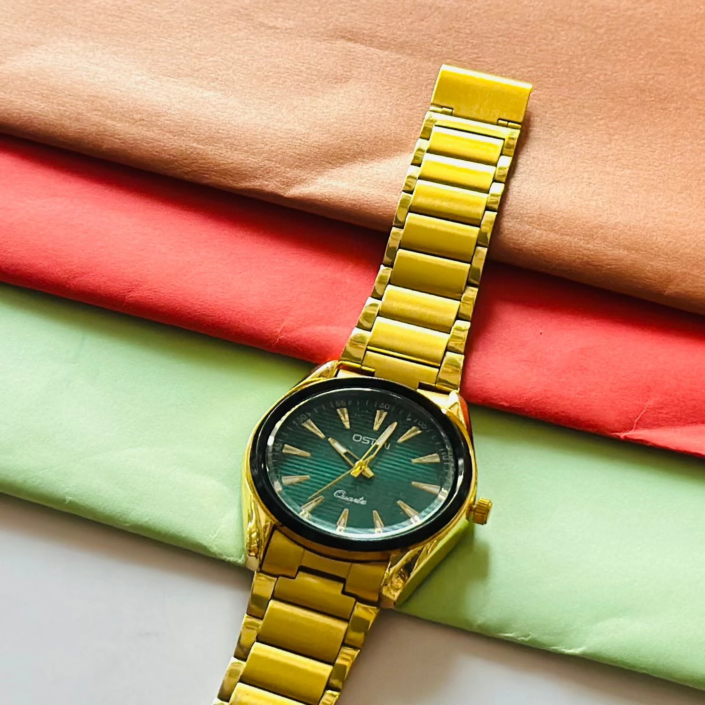 Golden Design analog watch For man’s
