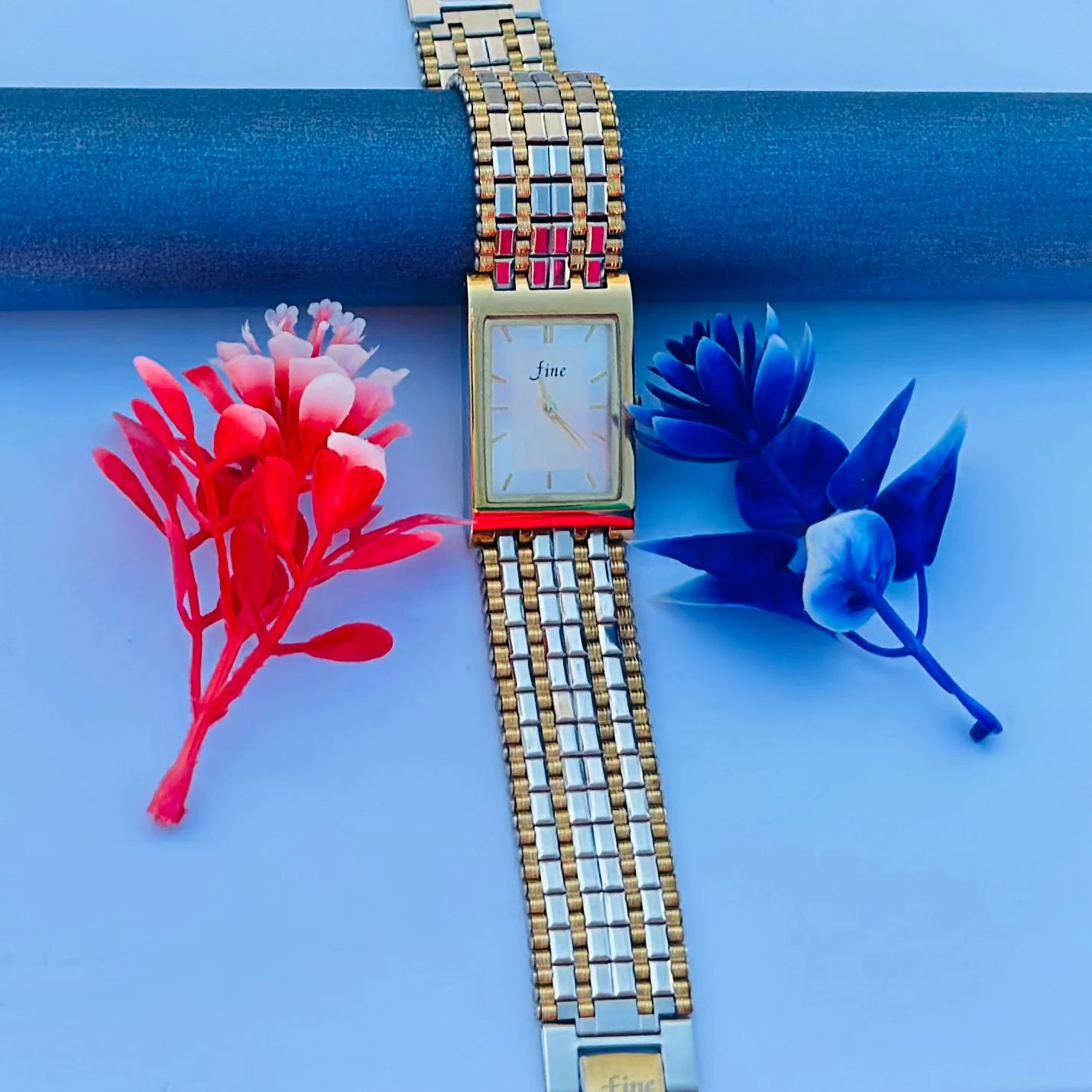 Golden Design analog watch