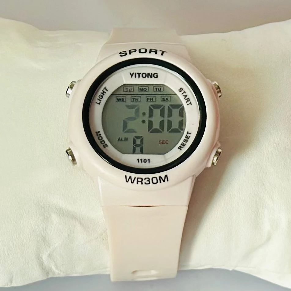 white Yitong digital sports watch