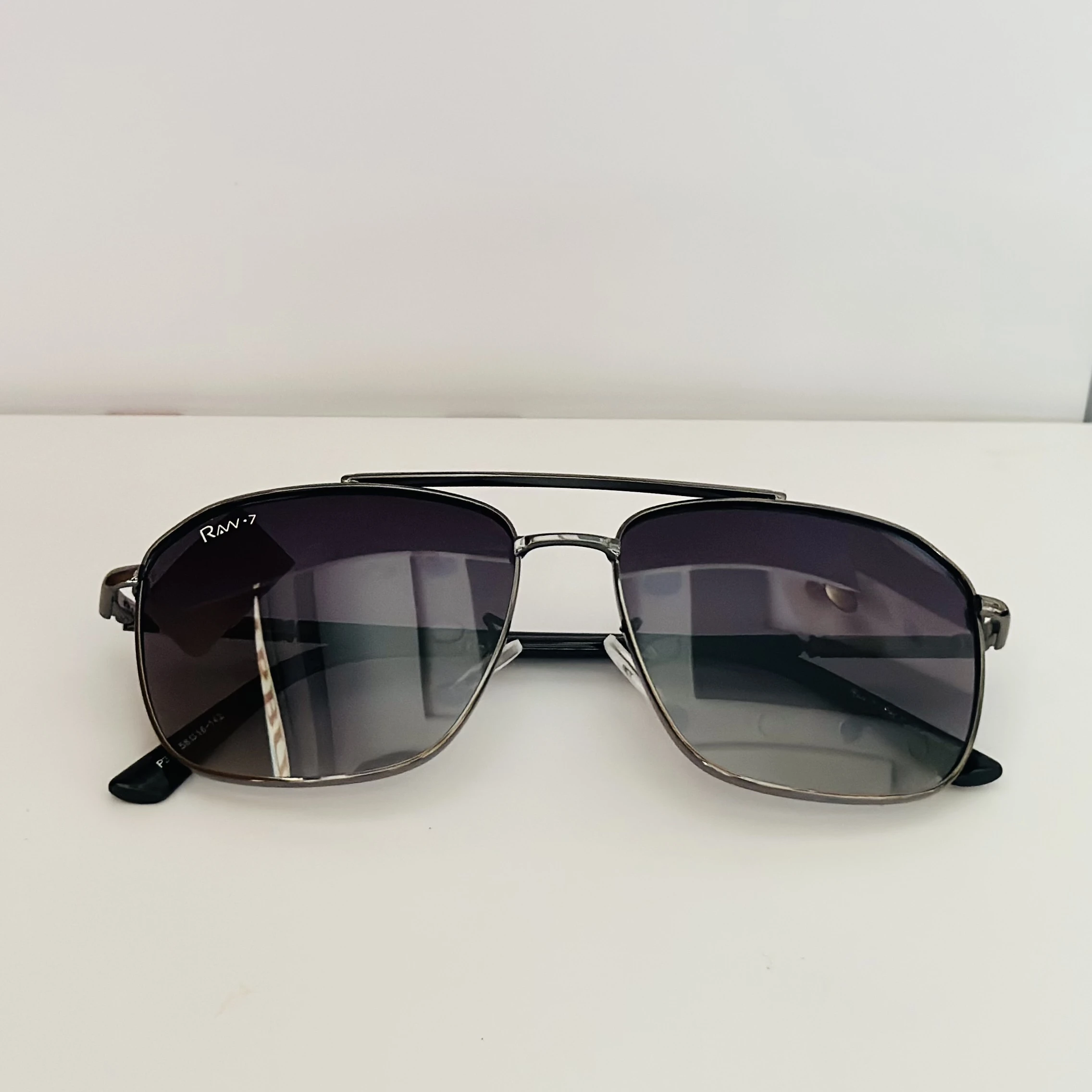 Guess GU5210 08B sunglass
