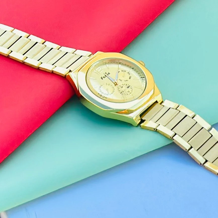 Golden Design analog watch