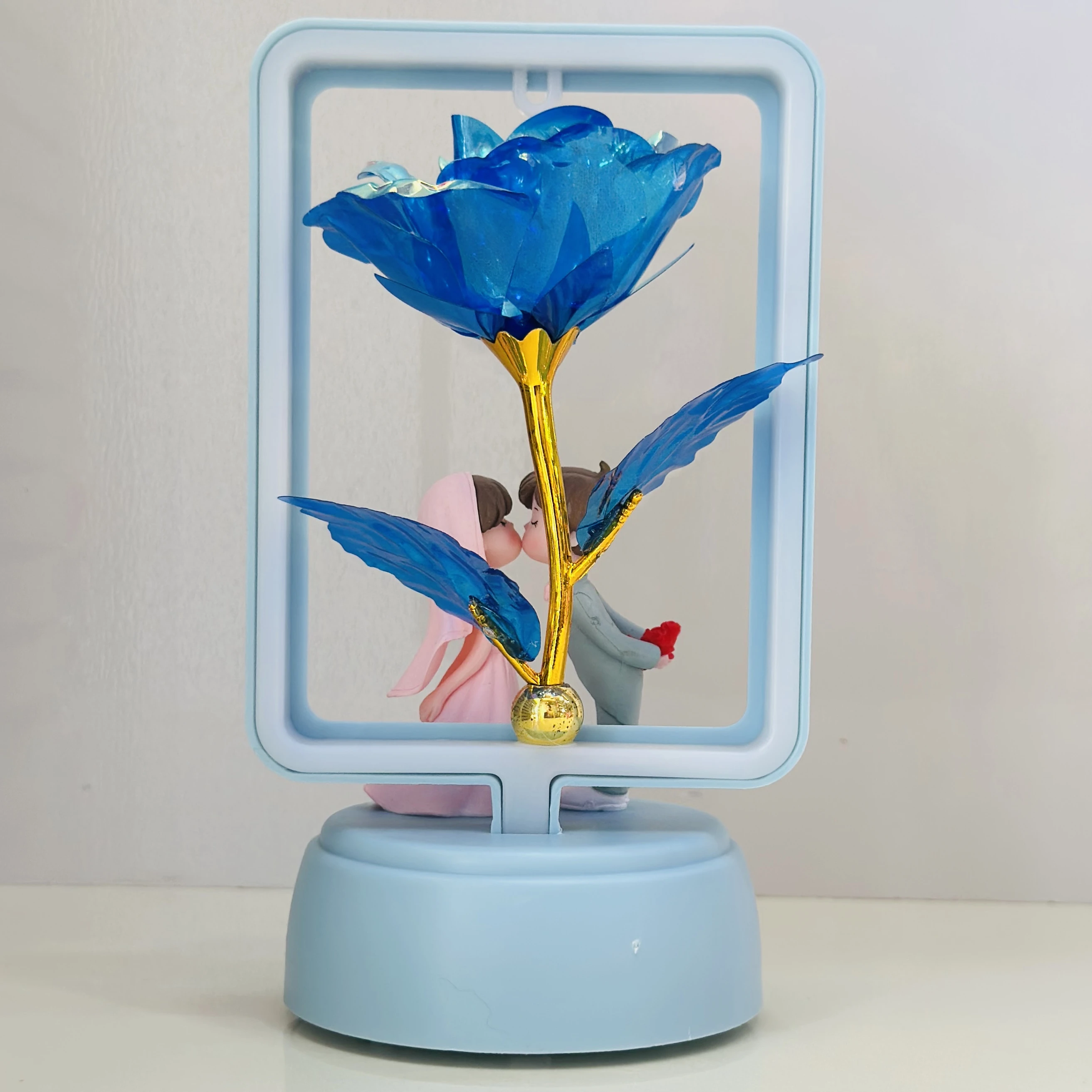 Romantic love couple (SKU-DKF9LB)