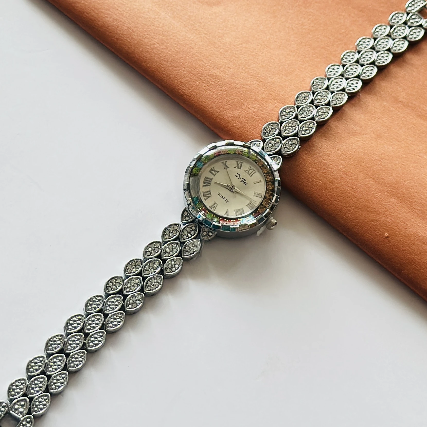 Raie rose gold analog watch