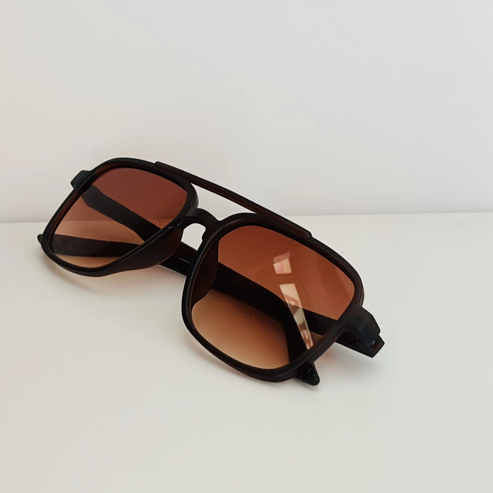 Square  Frame sunglasses